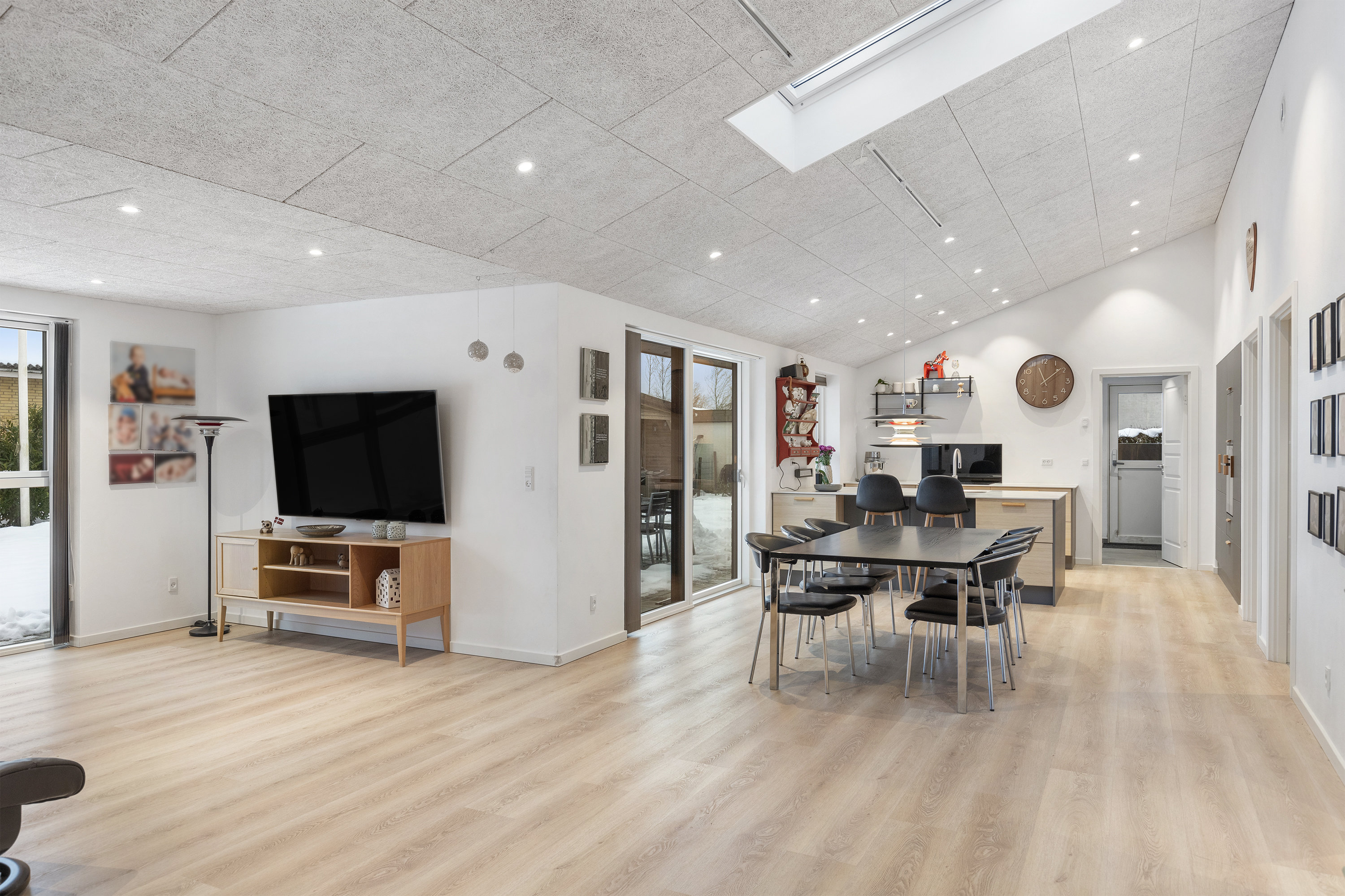 Miniaturebillede 1: køkken alrum. Billede af Rugmarken 100, 9690 Fjerritslev