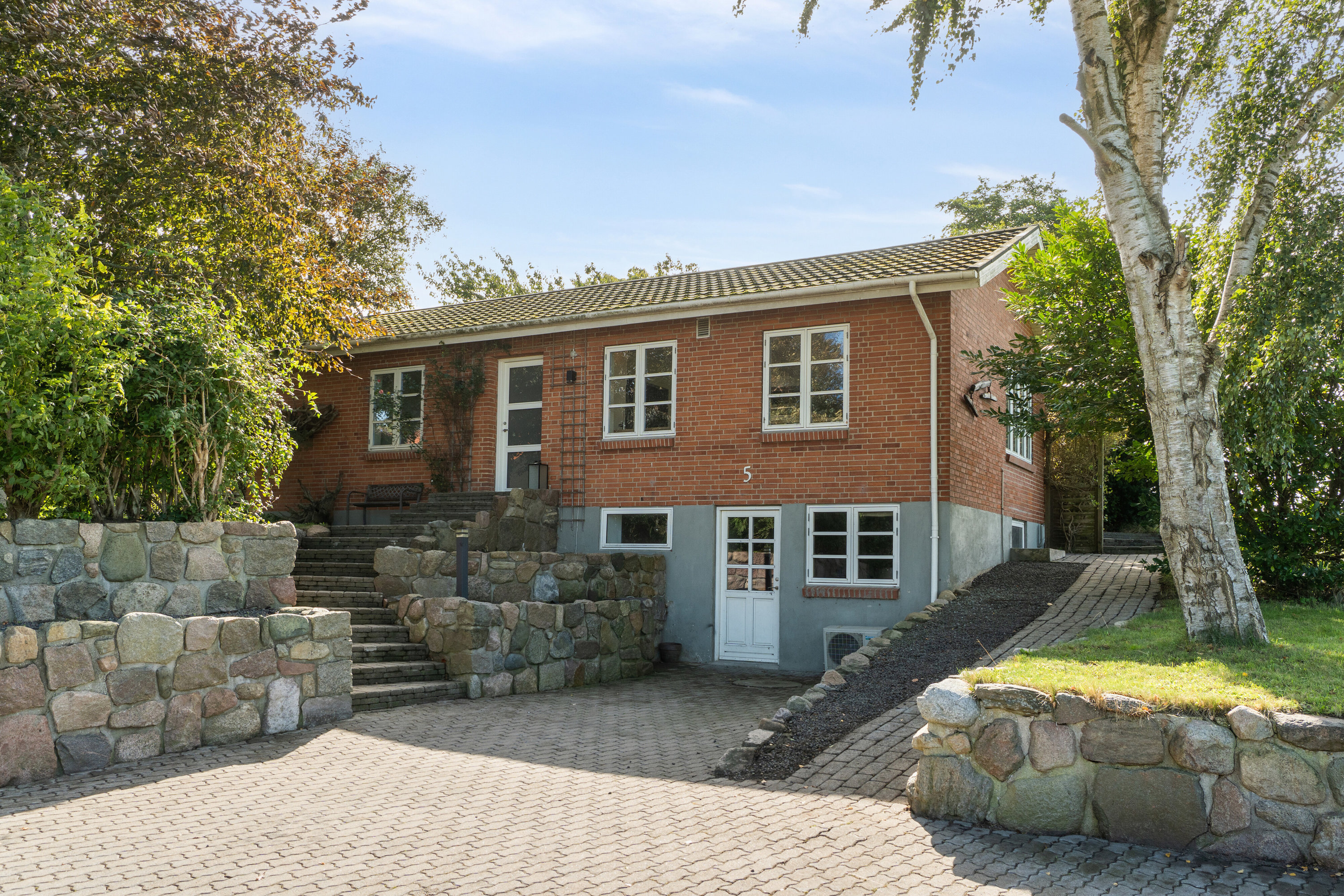 Villa: Set fra vejen på Årbygade 5, Rørby, 4400 Kalundborg