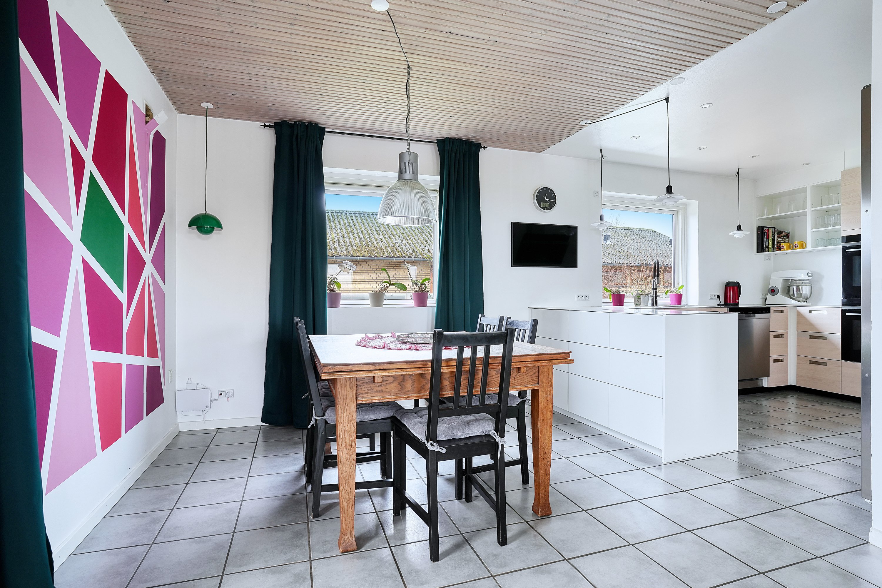 Fremhævet spisestue billede i fuldskærmstilstand. Billede af Egernvej 11, Udby, 4300 Holbæk