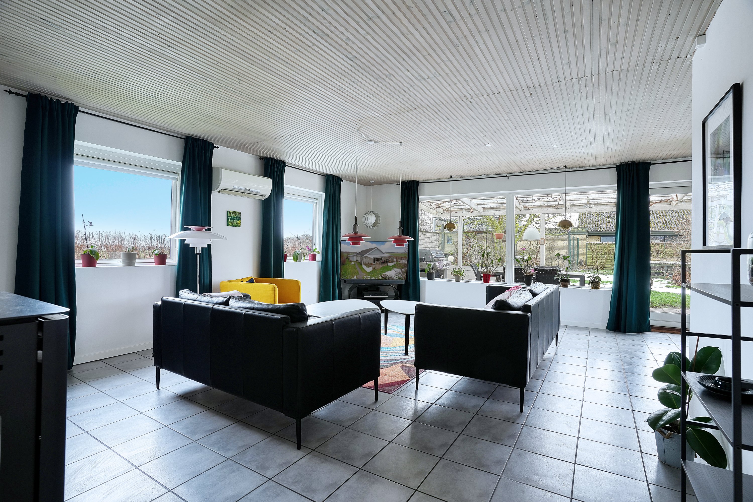 Fremhævet stue billede i fuldskærmstilstand. Billede af Egernvej 11, Udby, 4300 Holbæk