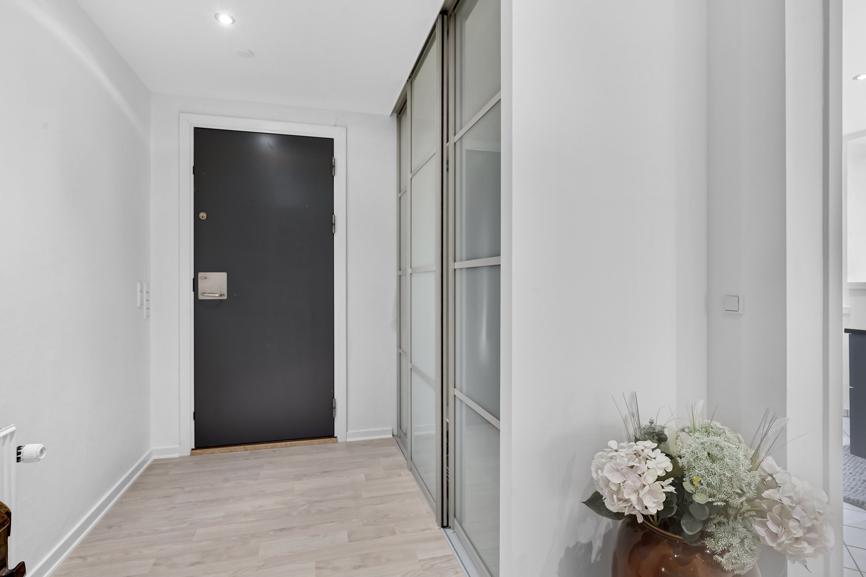 Fremhævet entré billede i fuldskærmstilstand. Billede af Frederiksborg Alle 24, 8920 Randers NV