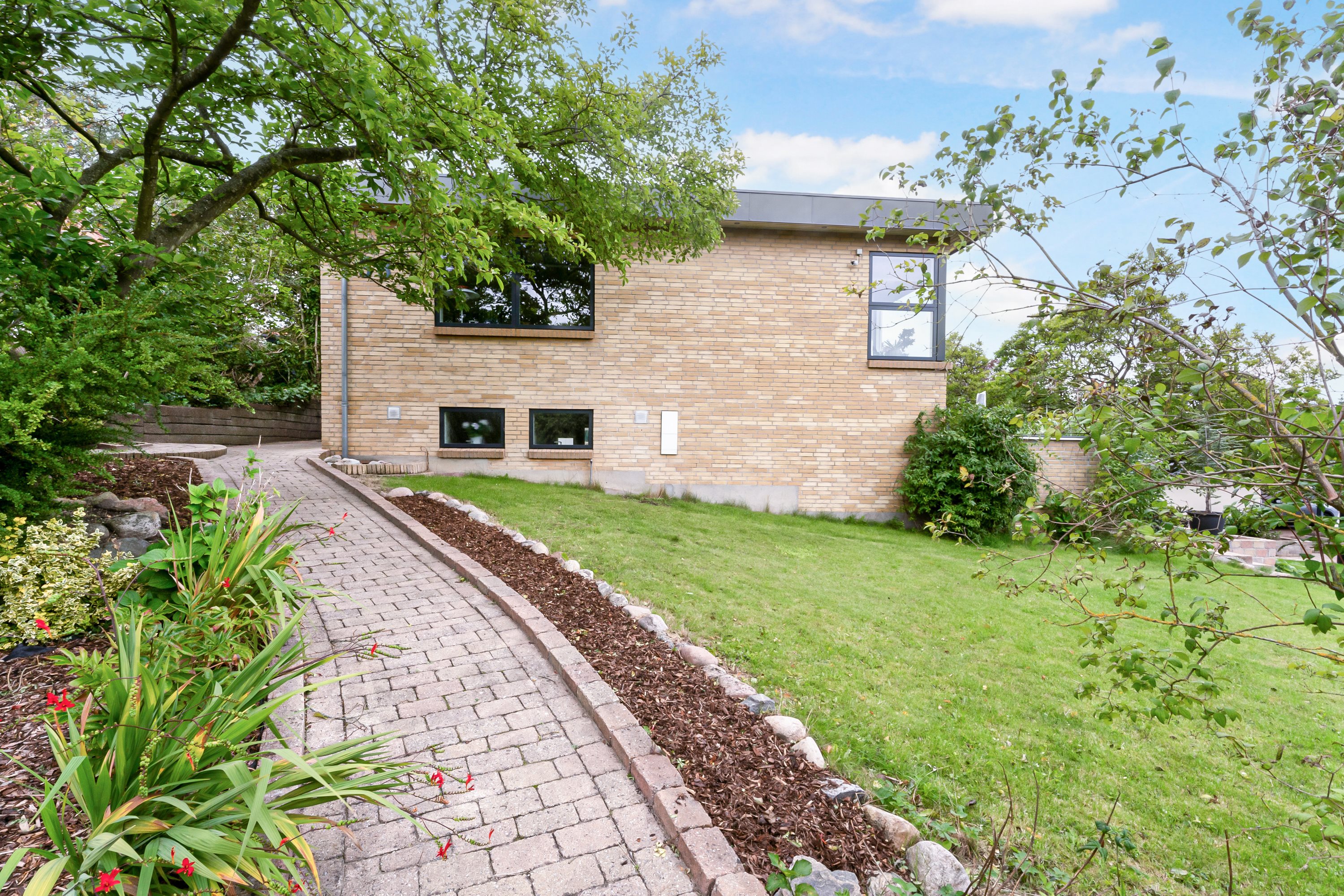 Fremhævet ejendommen billede i fuldskærmstilstand. Billede af Frederiksborg Alle 24, 8920 Randers NV