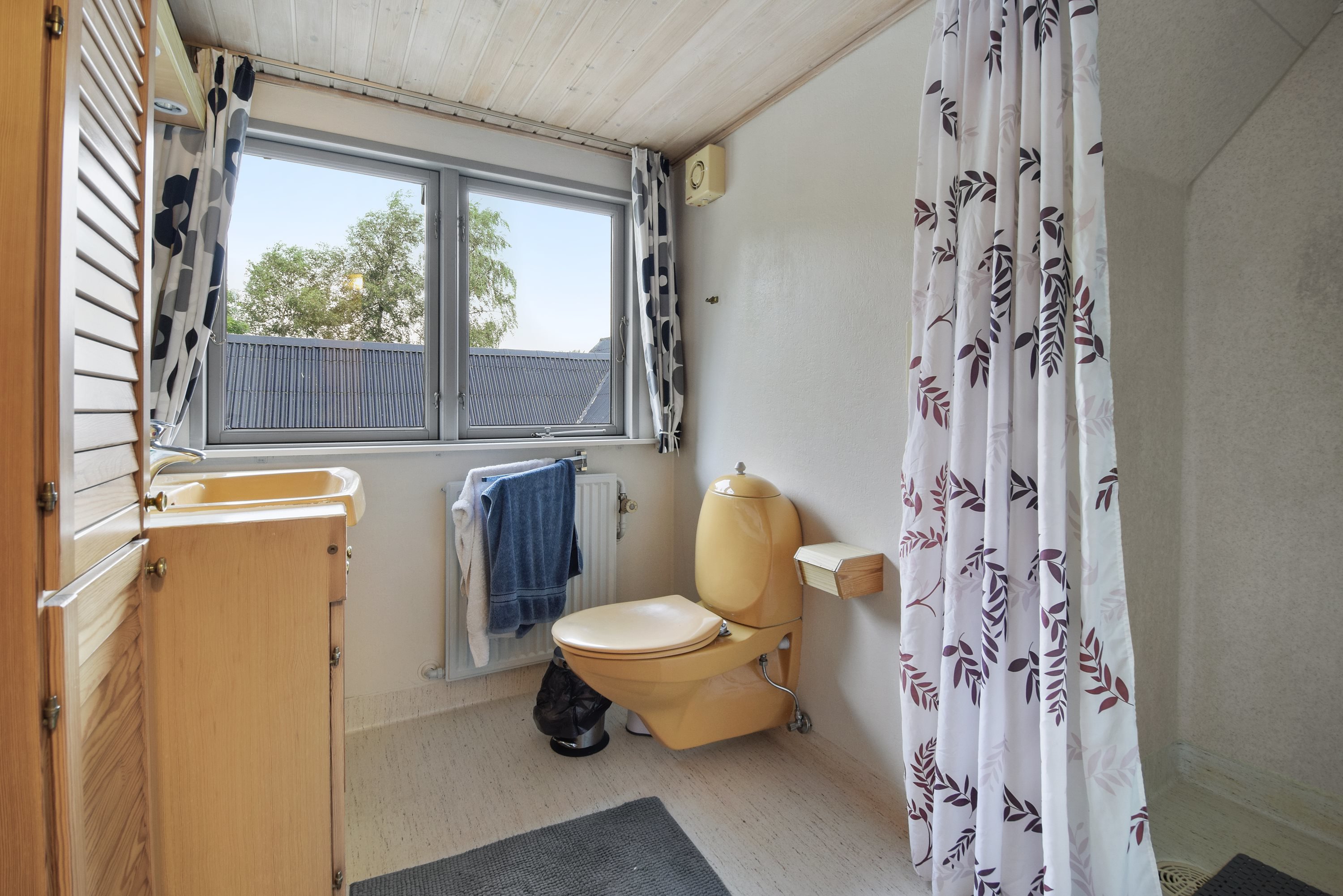 Fremhævet badeværelse - 1. sal billede i fuldskærmstilstand. Billede af Horsensvej 58, Tebstrup, 8660 Skanderborg