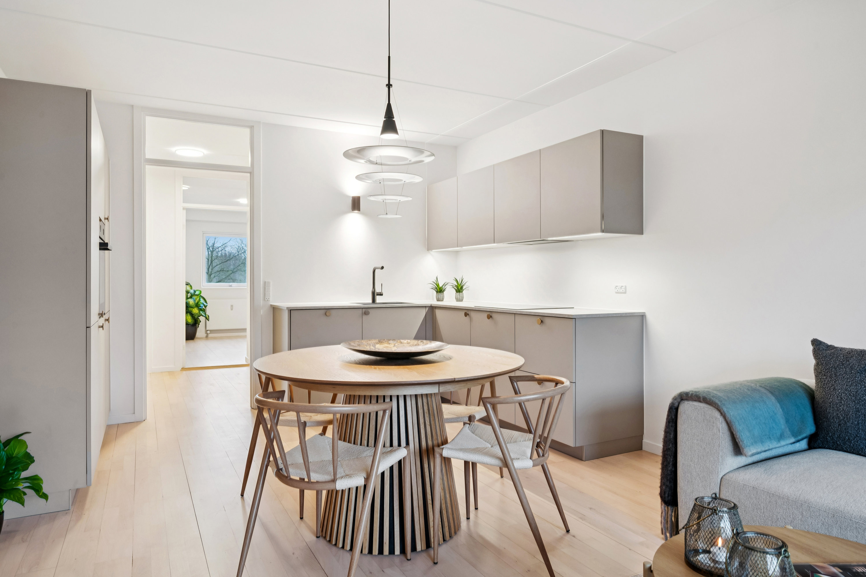 Miniaturebillede 1: stue. Billede af Skejbygårdsvej 8, 1. 812., 8240 Risskov