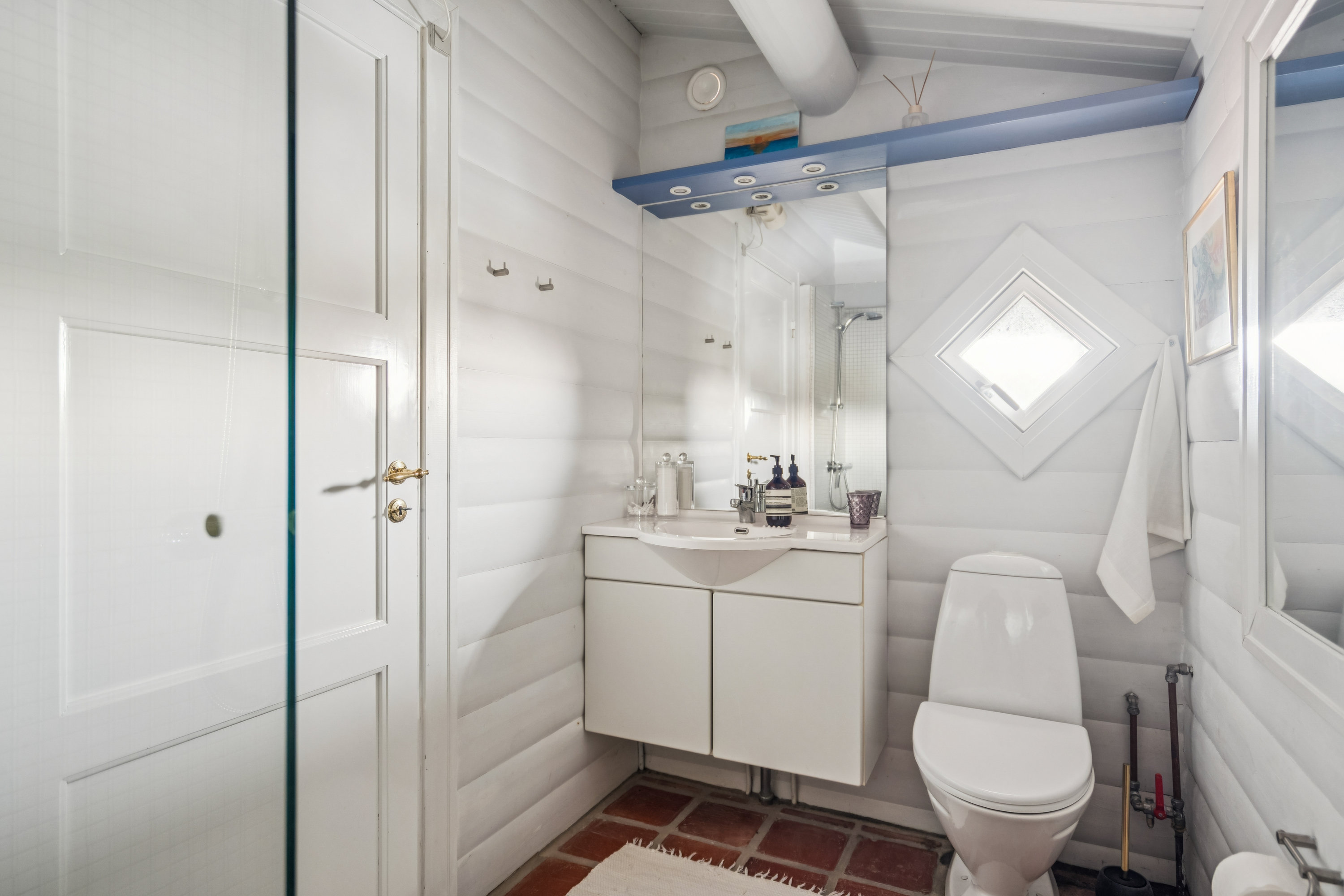 Fremhævet badeværelse billede i fuldskærmstilstand. Billede af Hamiltonvej 23A, Gl. Skagen, 9990 Skagen