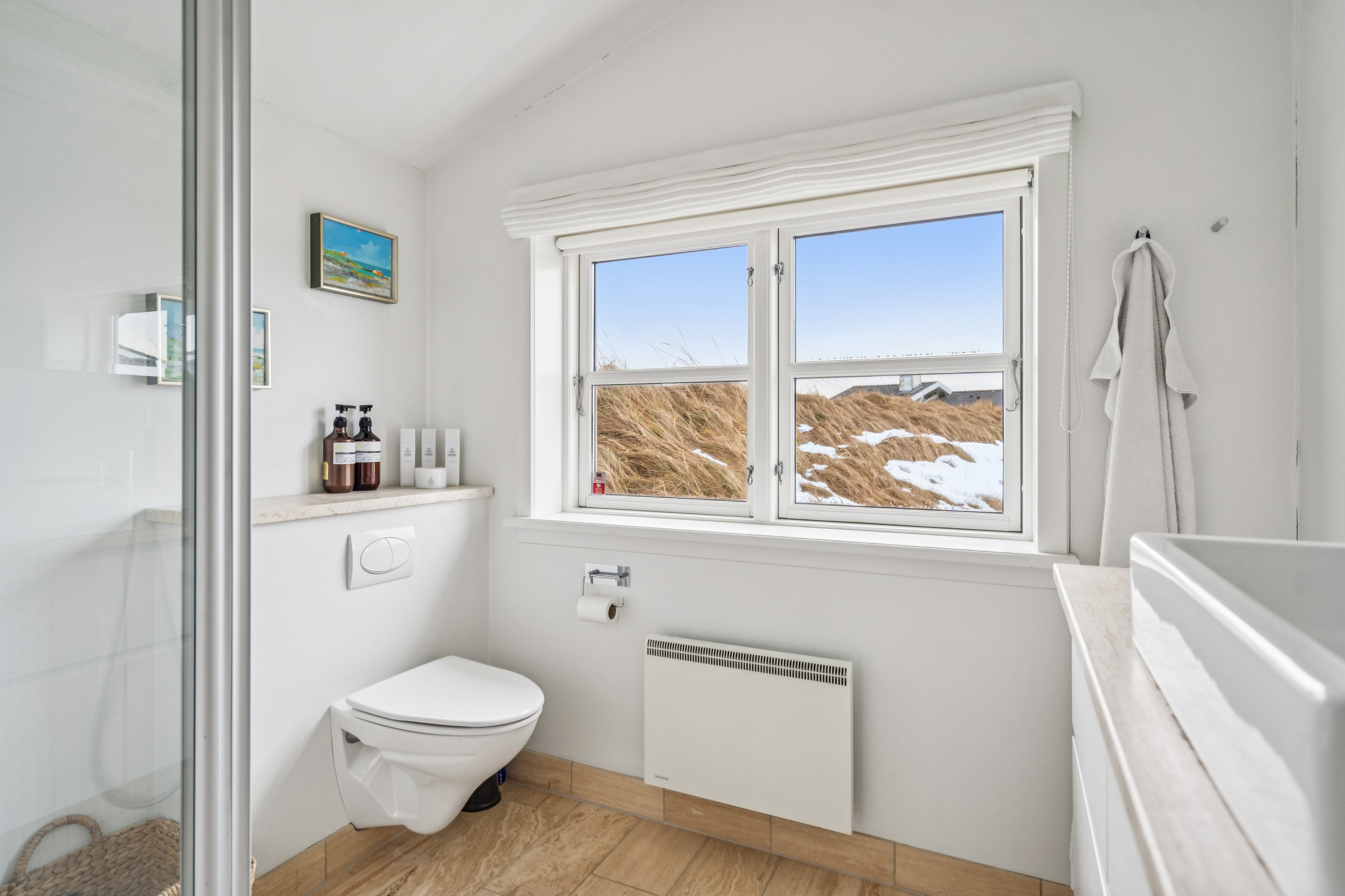 Fremhævet badeværelse billede i fuldskærmstilstand. Billede af Hamiltonvej 23A, Gl. Skagen, 9990 Skagen