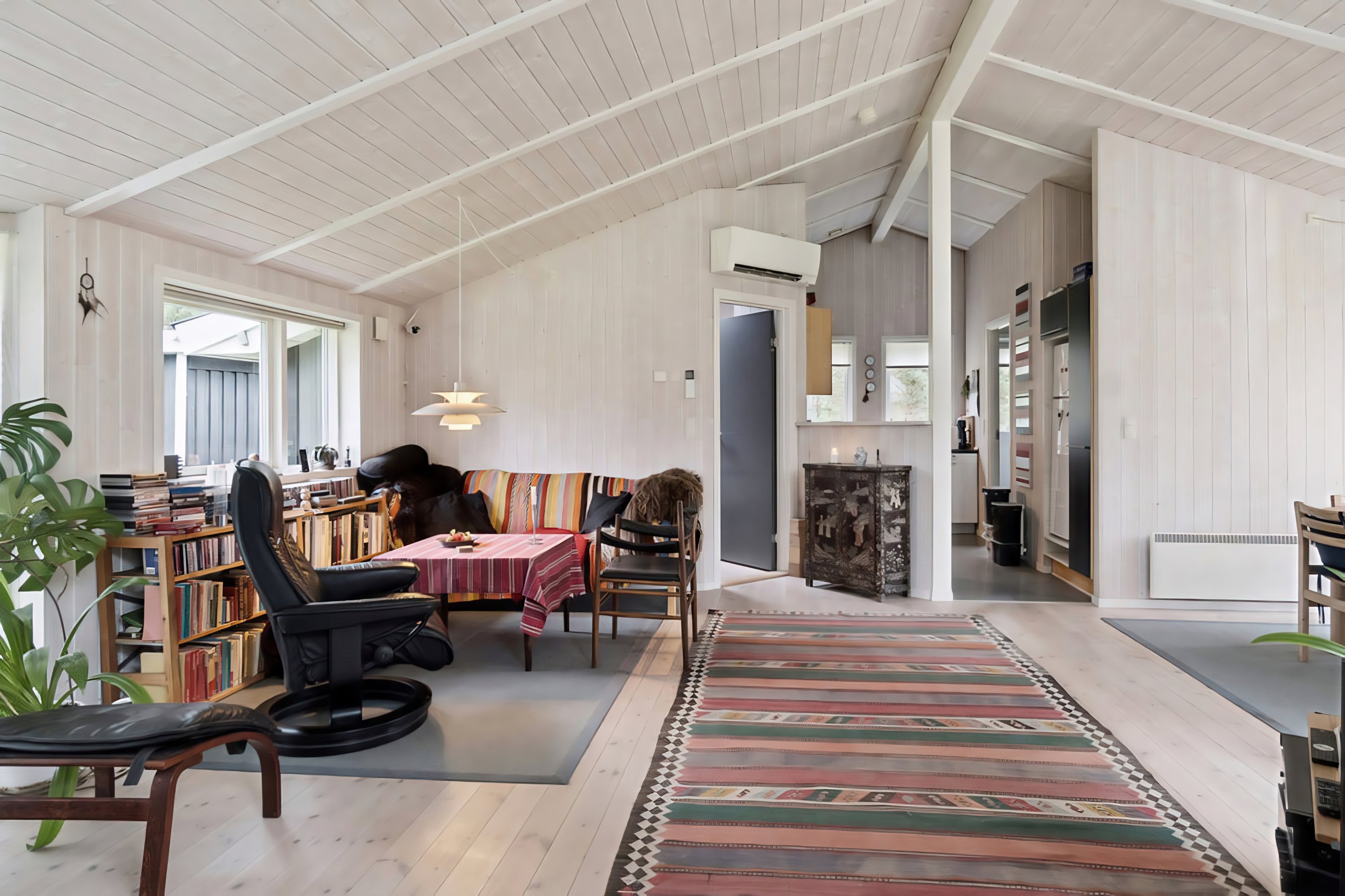 Fremhævet stue billede i fuldskærmstilstand. Billede af Kongeleddet 8, 4581 Rørvig