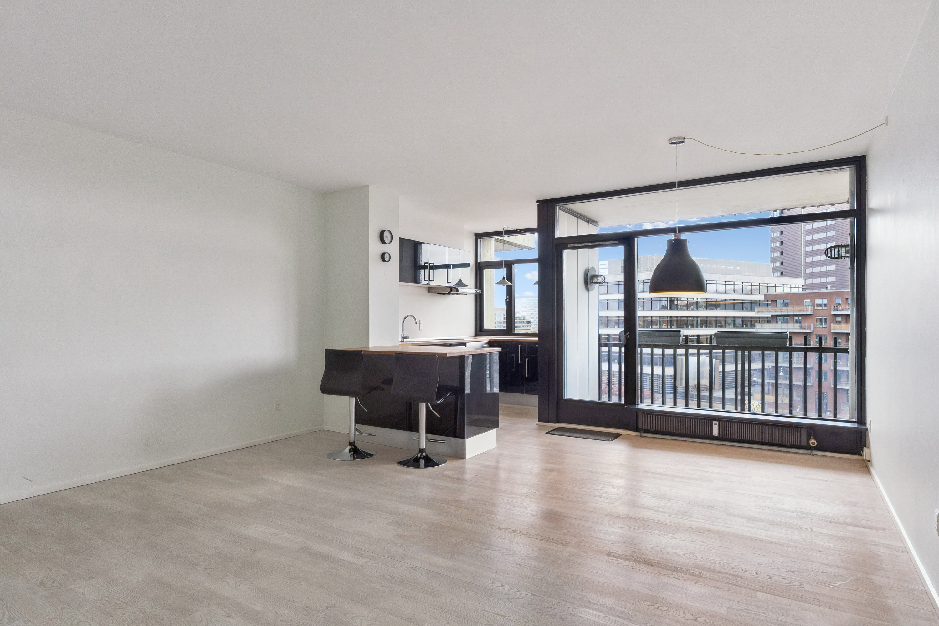 Fremhævet stue billede i fuldskærmstilstand. Billede af Holsteinsgade 66, 5. 14., 2100 København Ø