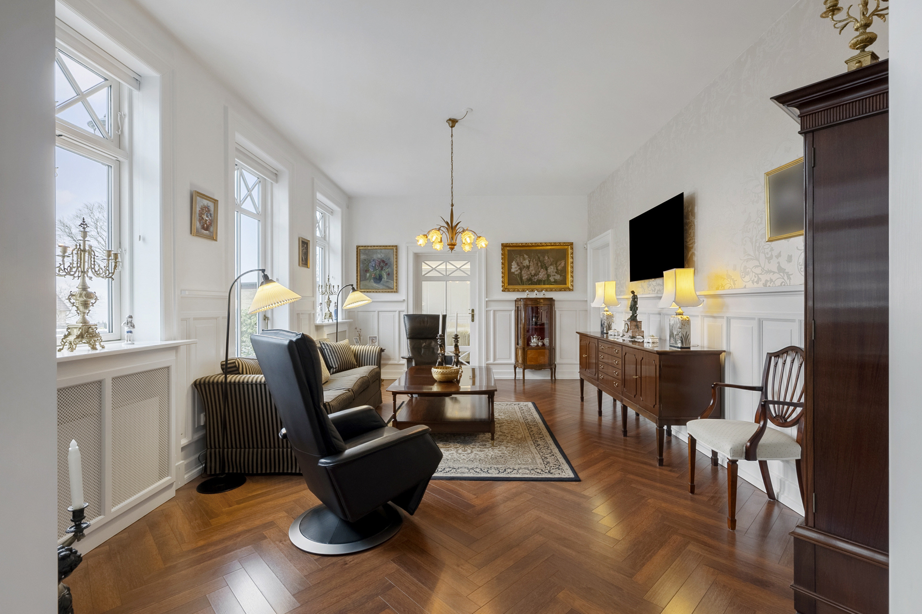 Fremhævet stue billede i fuldskærmstilstand. Billede af Trøjborgvej 3, Kollund, 6340 Kruså