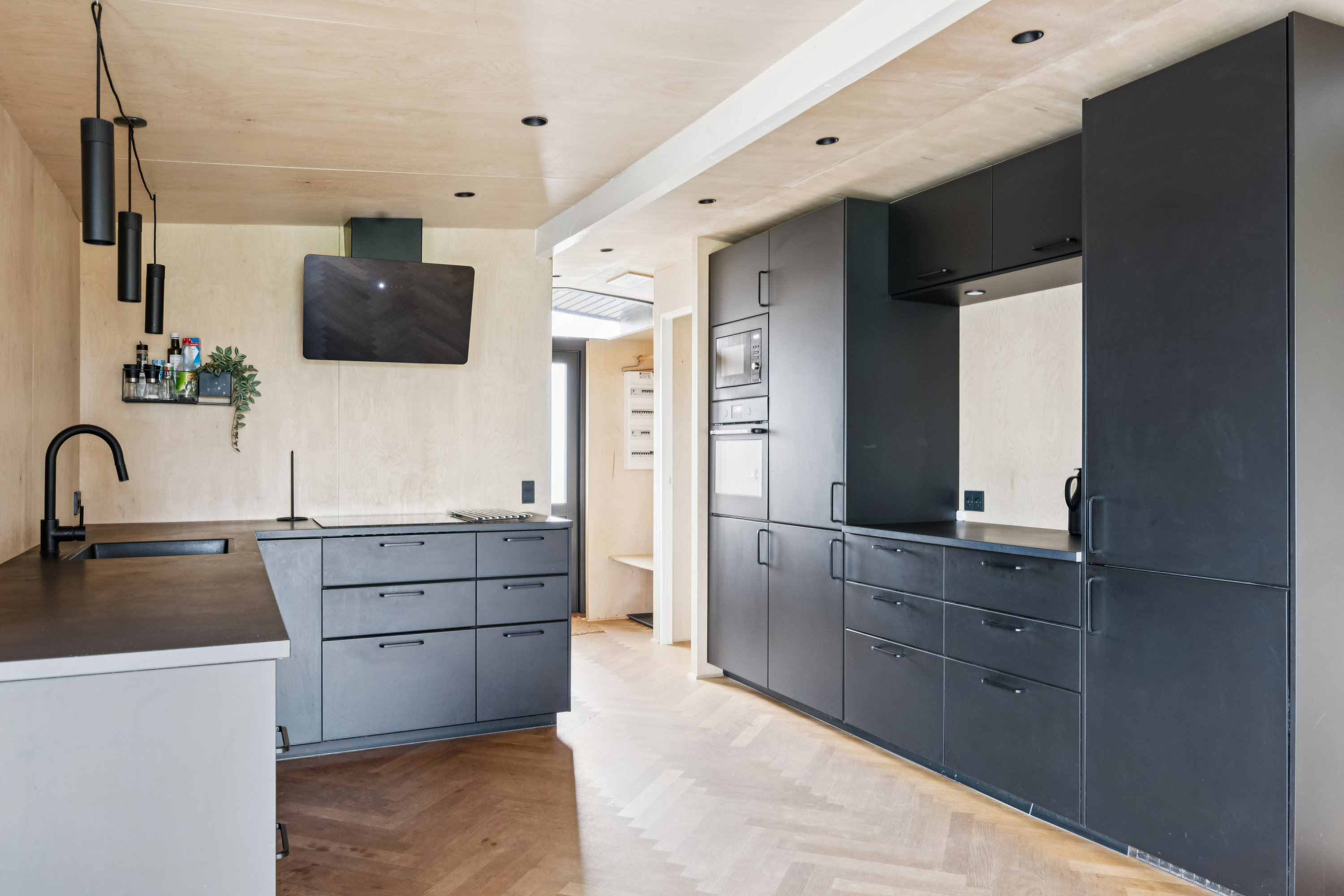 Fremhævet køkken billede i fuldskærmstilstand. Billede af Skødshovedgård 39, Skødshoved Strand, 8420 Knebel