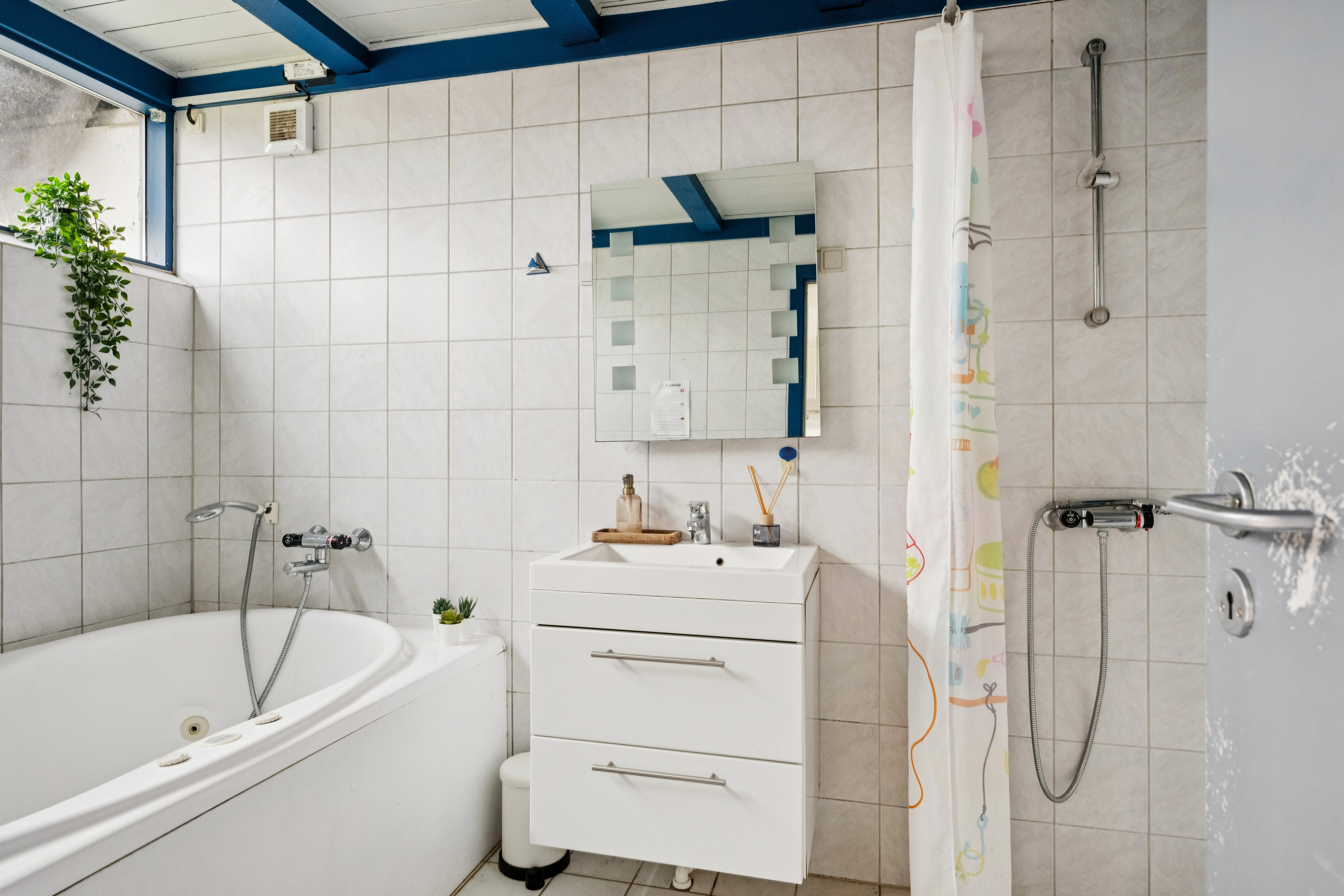 Fremhævet badeværelse billede i fuldskærmstilstand. Billede af Solovej 17, Ahl, 8400 Ebeltoft