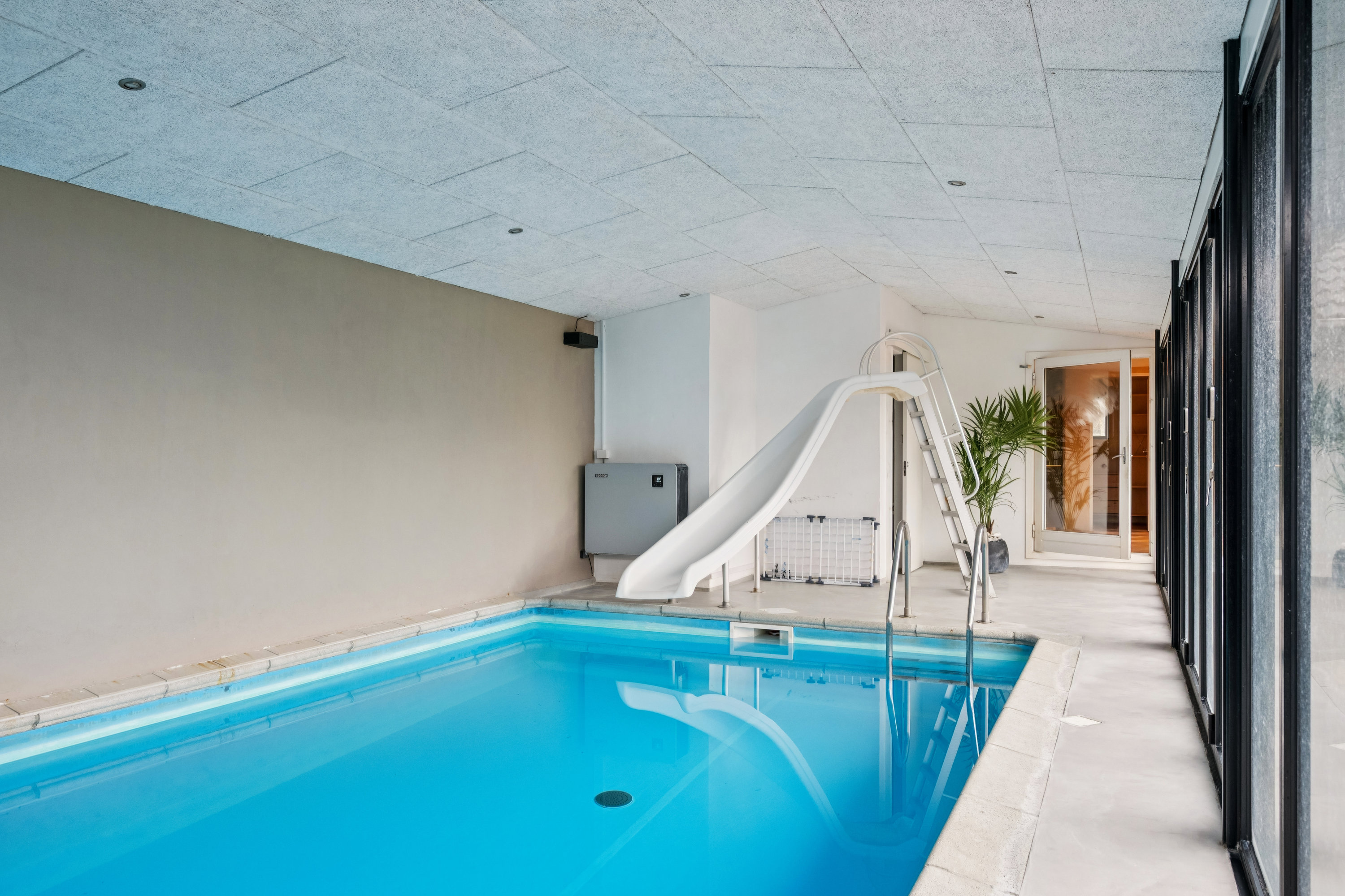 Fremhævet pool billede i fuldskærmstilstand. Billede af Skødshovedgård 39, Skødshoved Strand, 8420 Knebel