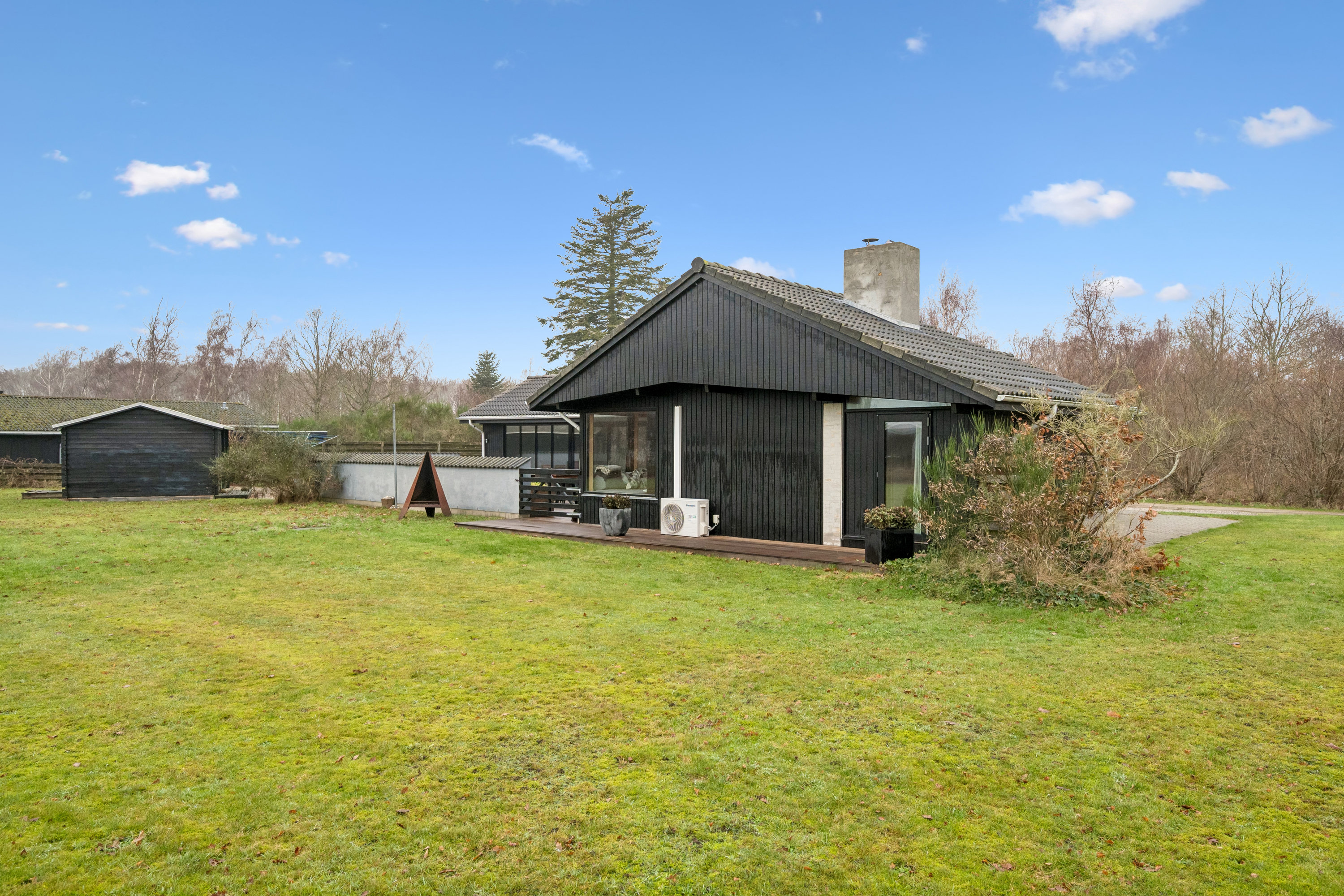 Fremhævet andet billede i fuldskærmstilstand. Billede af Skødshovedgård 39, Skødshoved Strand, 8420 Knebel