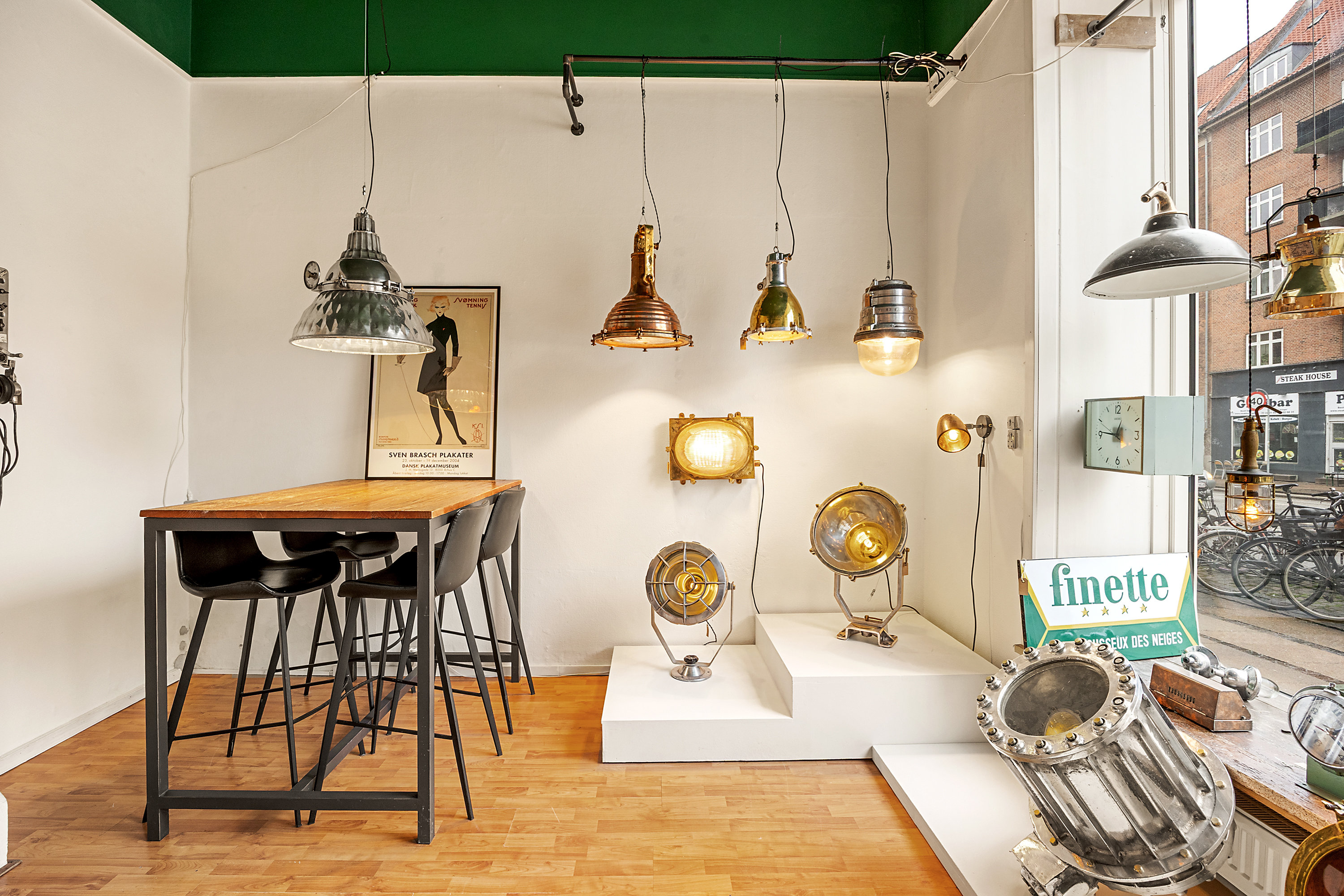 Fremhævet butikslokale billede i fuldskærmstilstand. Billede af Enghavevej 72, st.. 1., 1674 København V