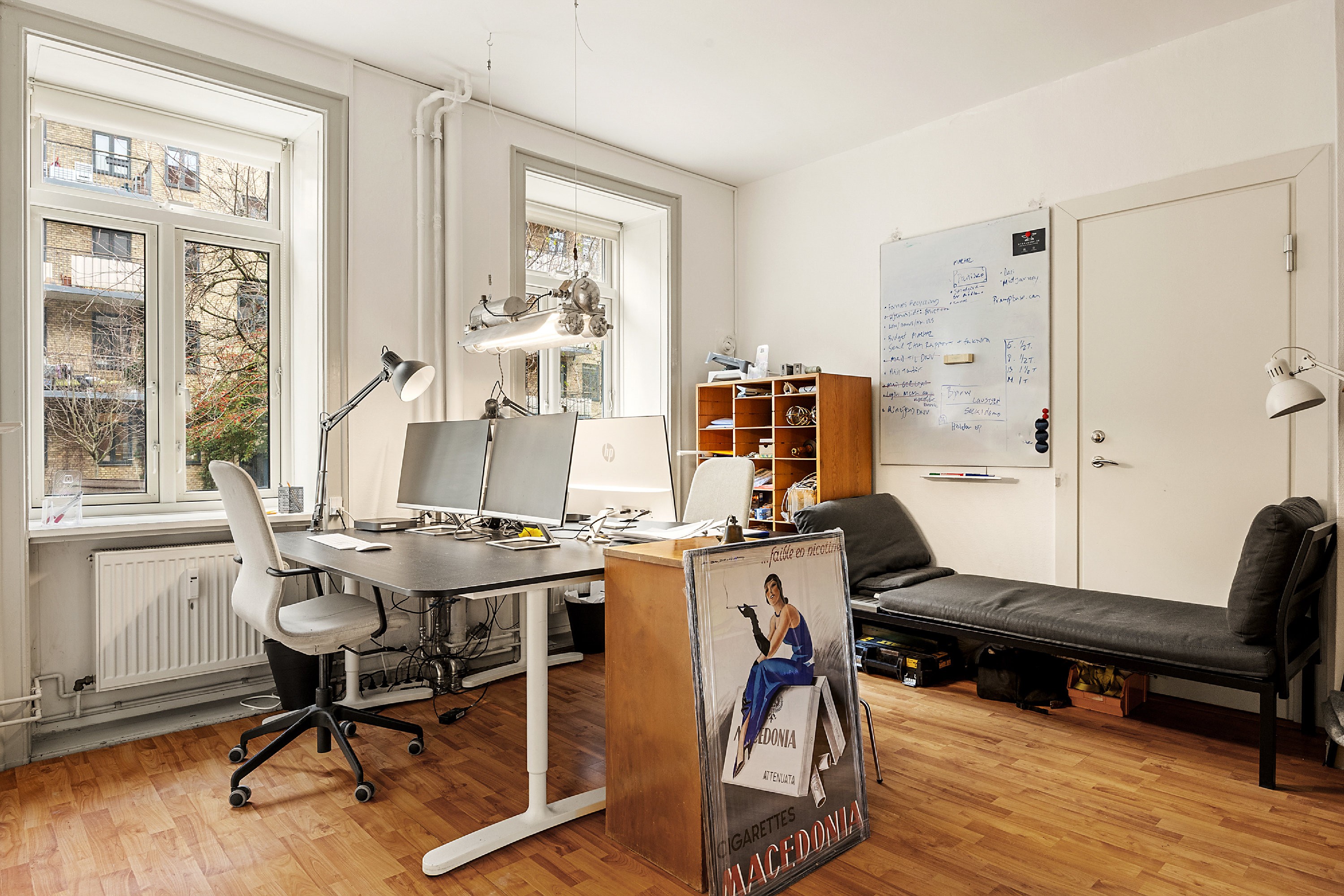 Fremhævet kontor billede i fuldskærmstilstand. Billede af Enghavevej 72, st.. 1., 1674 København V