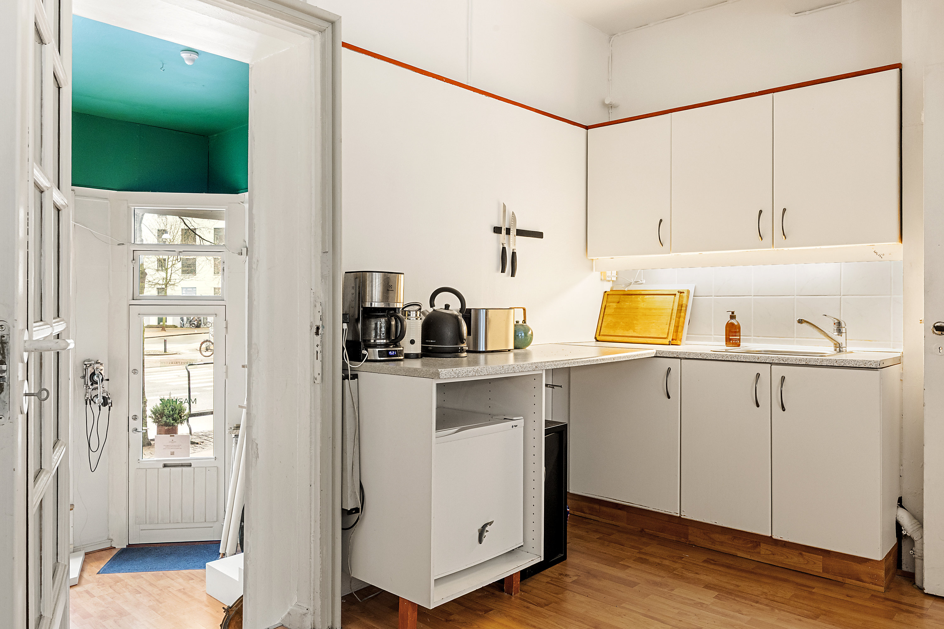 Fremhævet thekøkken billede i fuldskærmstilstand. Billede af Enghavevej 72, st.. 1., 1674 København V