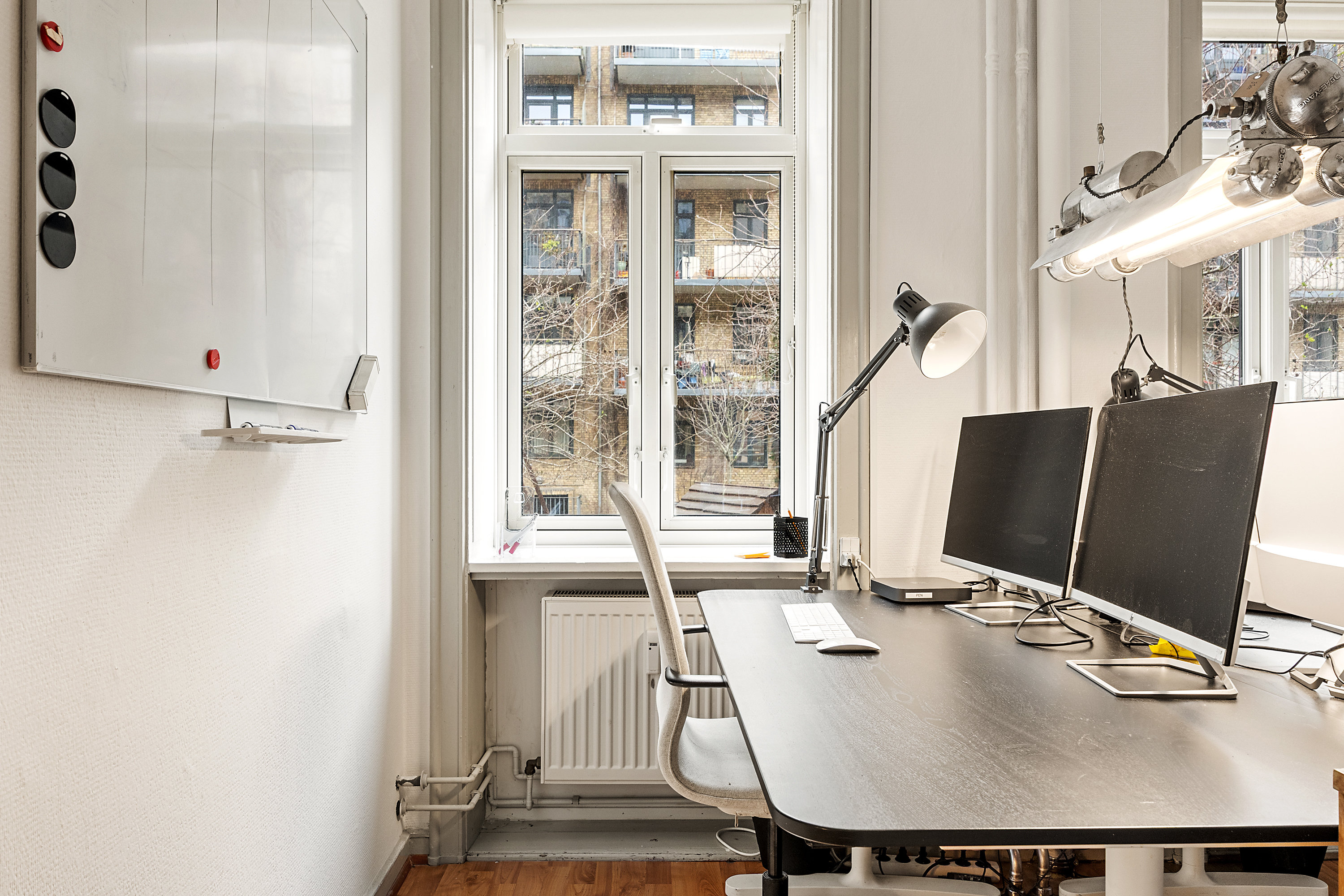 Fremhævet kontor billede i fuldskærmstilstand. Billede af Enghavevej 72, st.. 1., 1674 København V