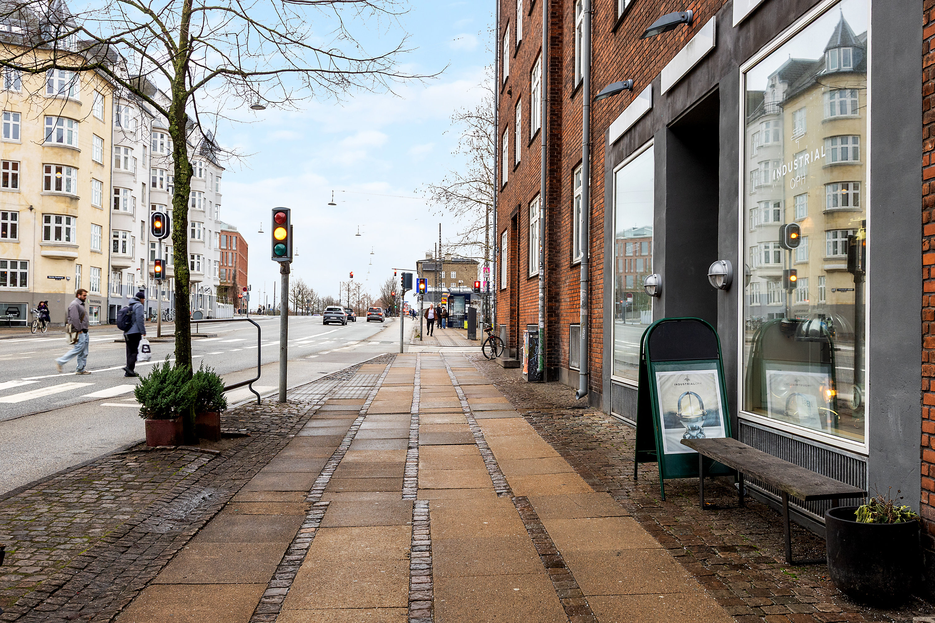 Fremhævet omgivelser billede i fuldskærmstilstand. Billede af Enghavevej 72, st.. 1., 1674 København V