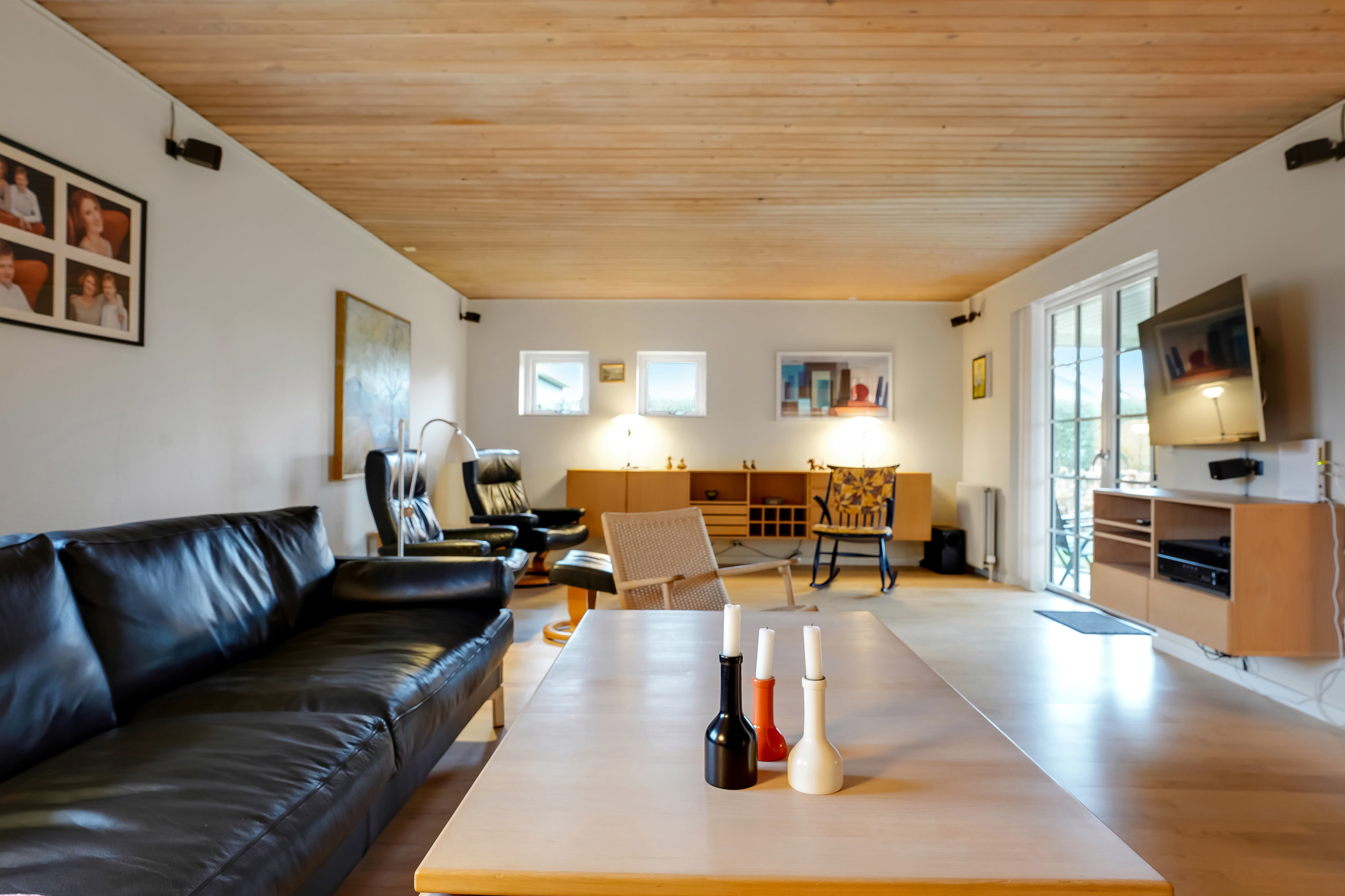 Fremhævet stue billede i fuldskærmstilstand. Billede af Væbnerhatten 76, Tornbjerg, 5220 Odense SØ