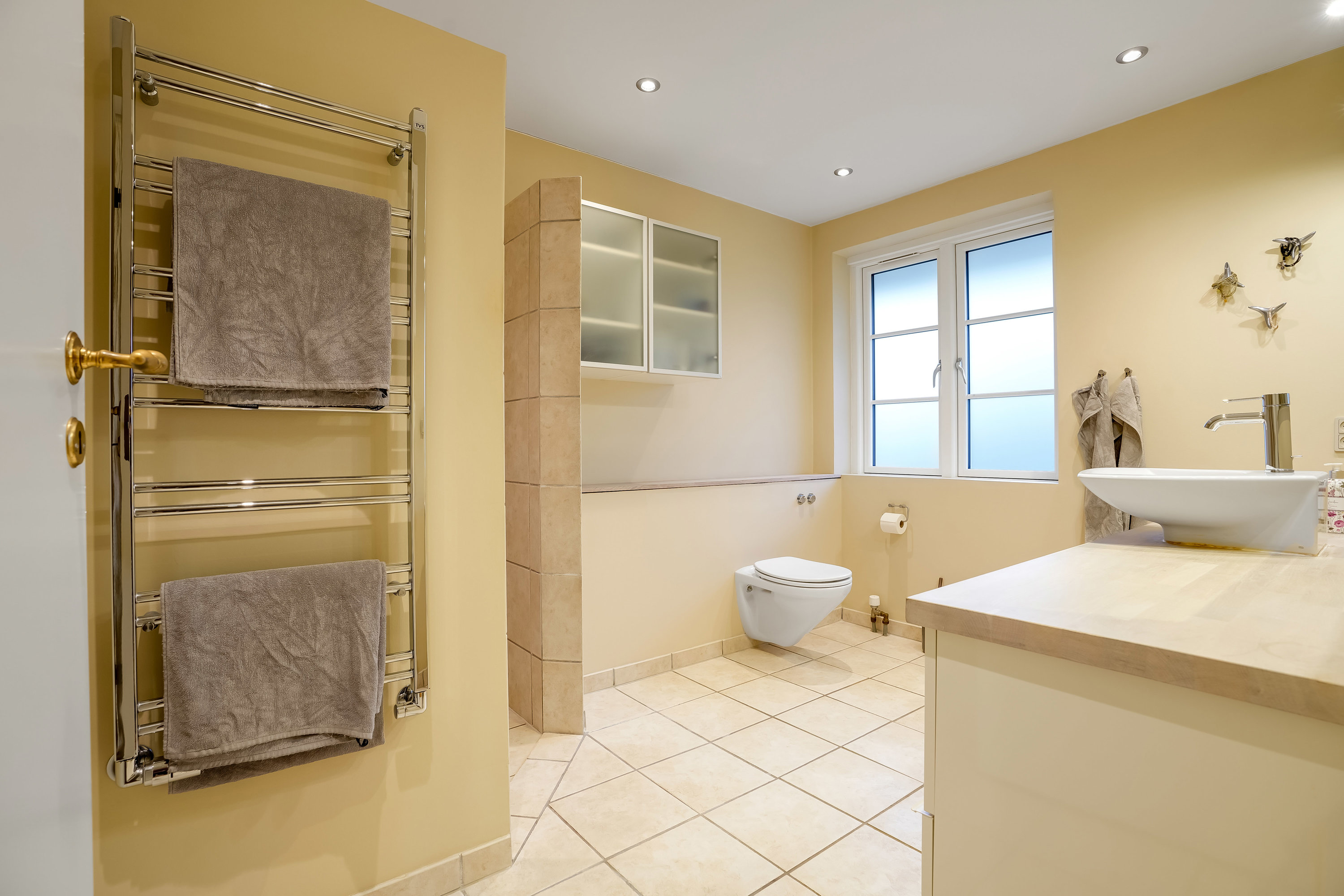 Fremhævet badeværelse billede i fuldskærmstilstand. Billede af Væbnerhatten 76, Tornbjerg, 5220 Odense SØ