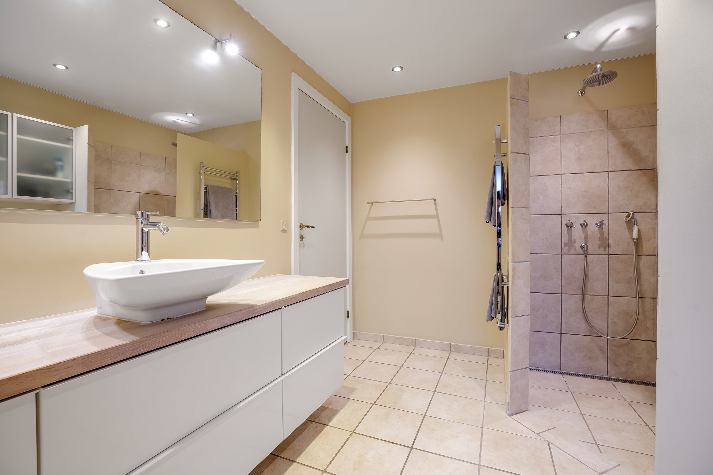 Fremhævet badeværelse billede i fuldskærmstilstand. Billede af Væbnerhatten 76, Tornbjerg, 5220 Odense SØ