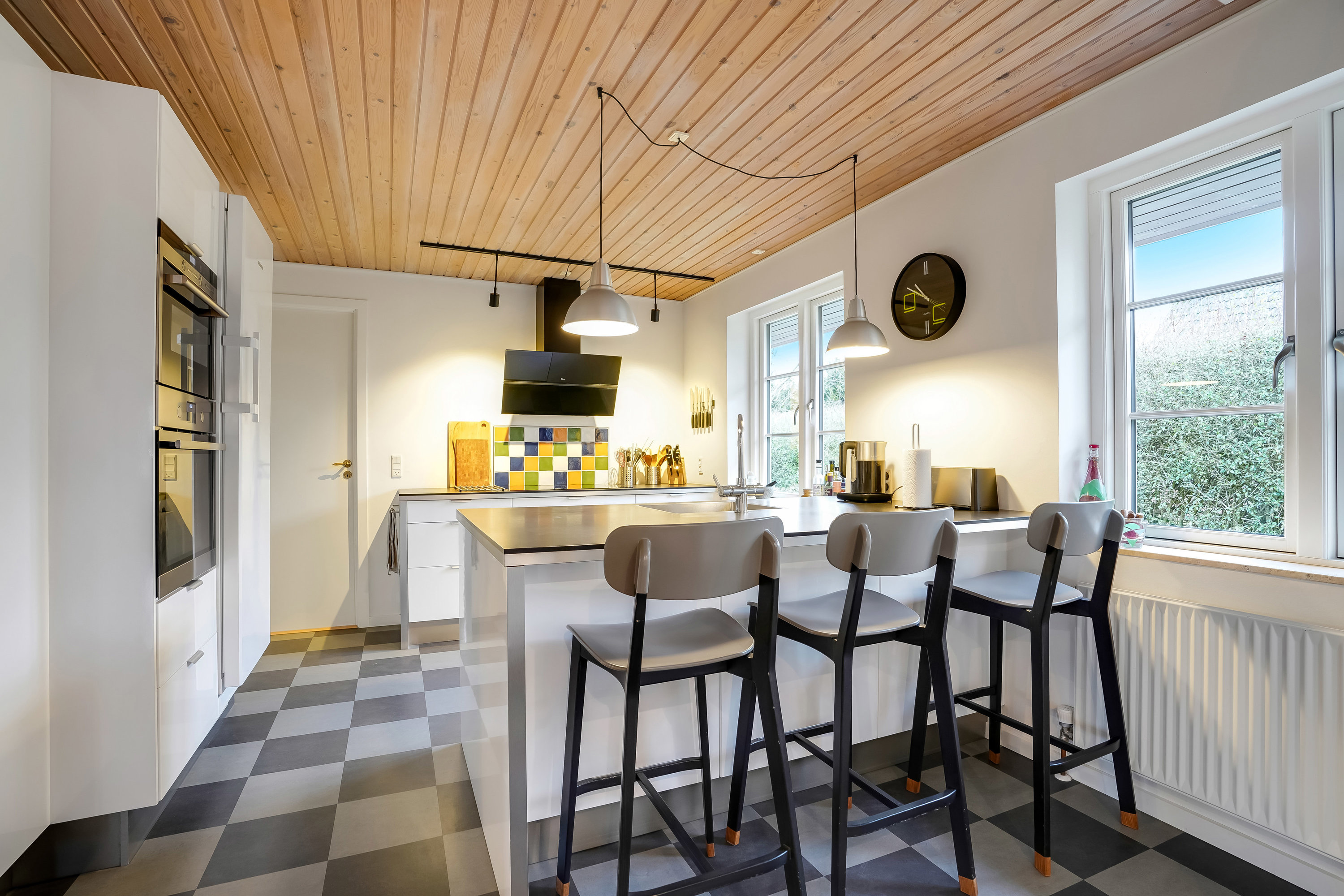 Fremhævet køkken billede i fuldskærmstilstand. Billede af Væbnerhatten 76, Tornbjerg, 5220 Odense SØ