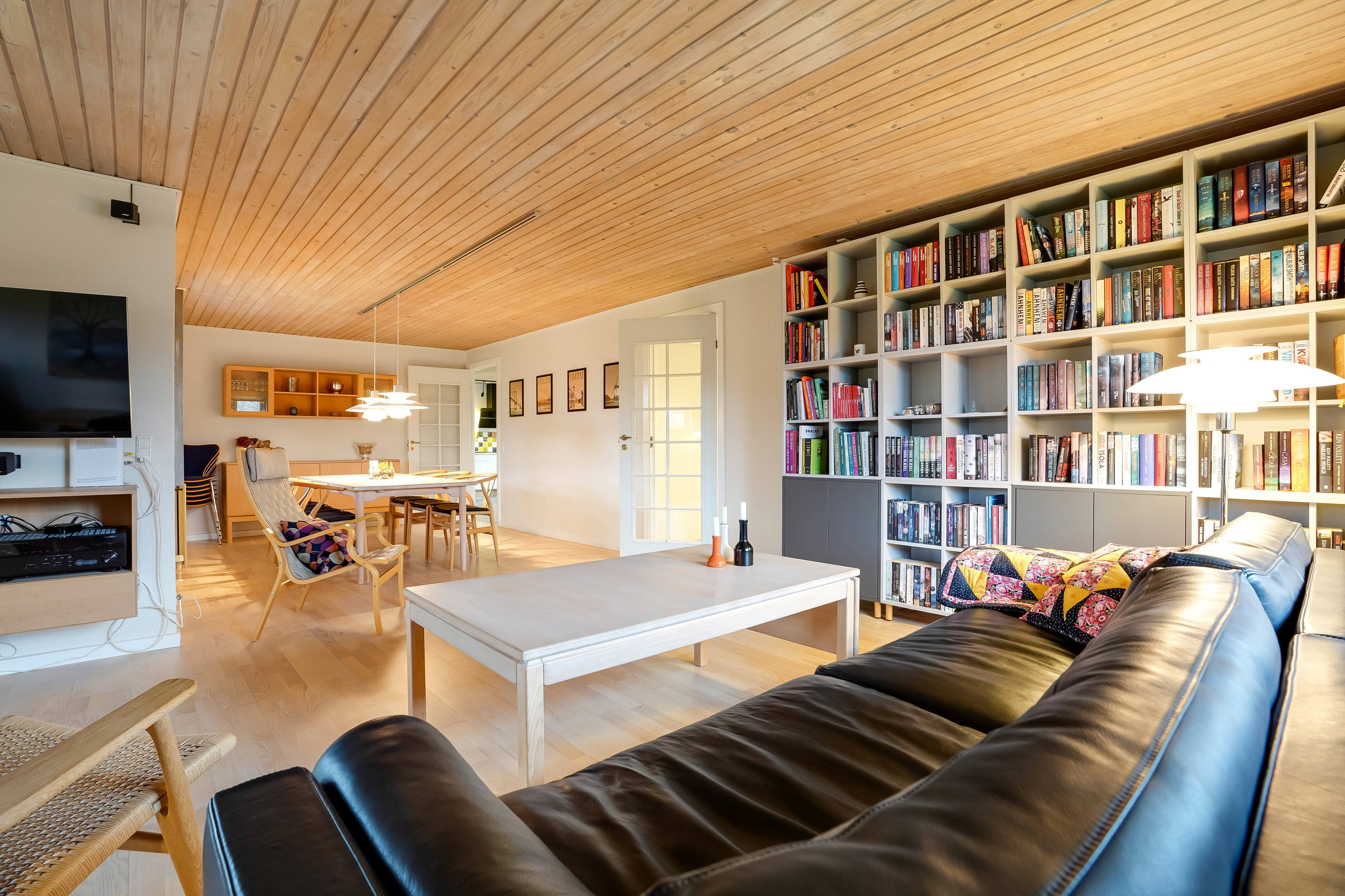 Fremhævet stue billede i fuldskærmstilstand. Billede af Væbnerhatten 76, Tornbjerg, 5220 Odense SØ