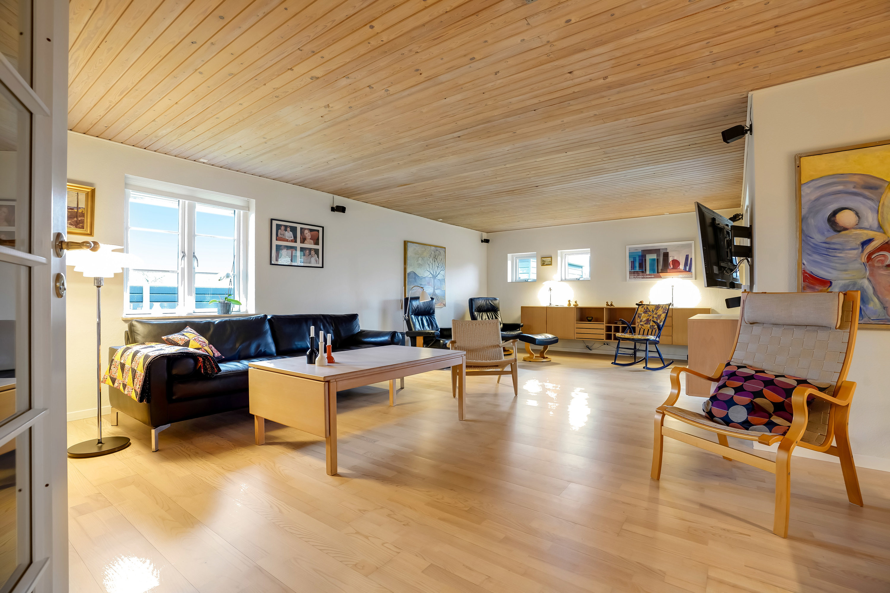 Fremhævet stue billede i fuldskærmstilstand. Billede af Væbnerhatten 76, Tornbjerg, 5220 Odense SØ