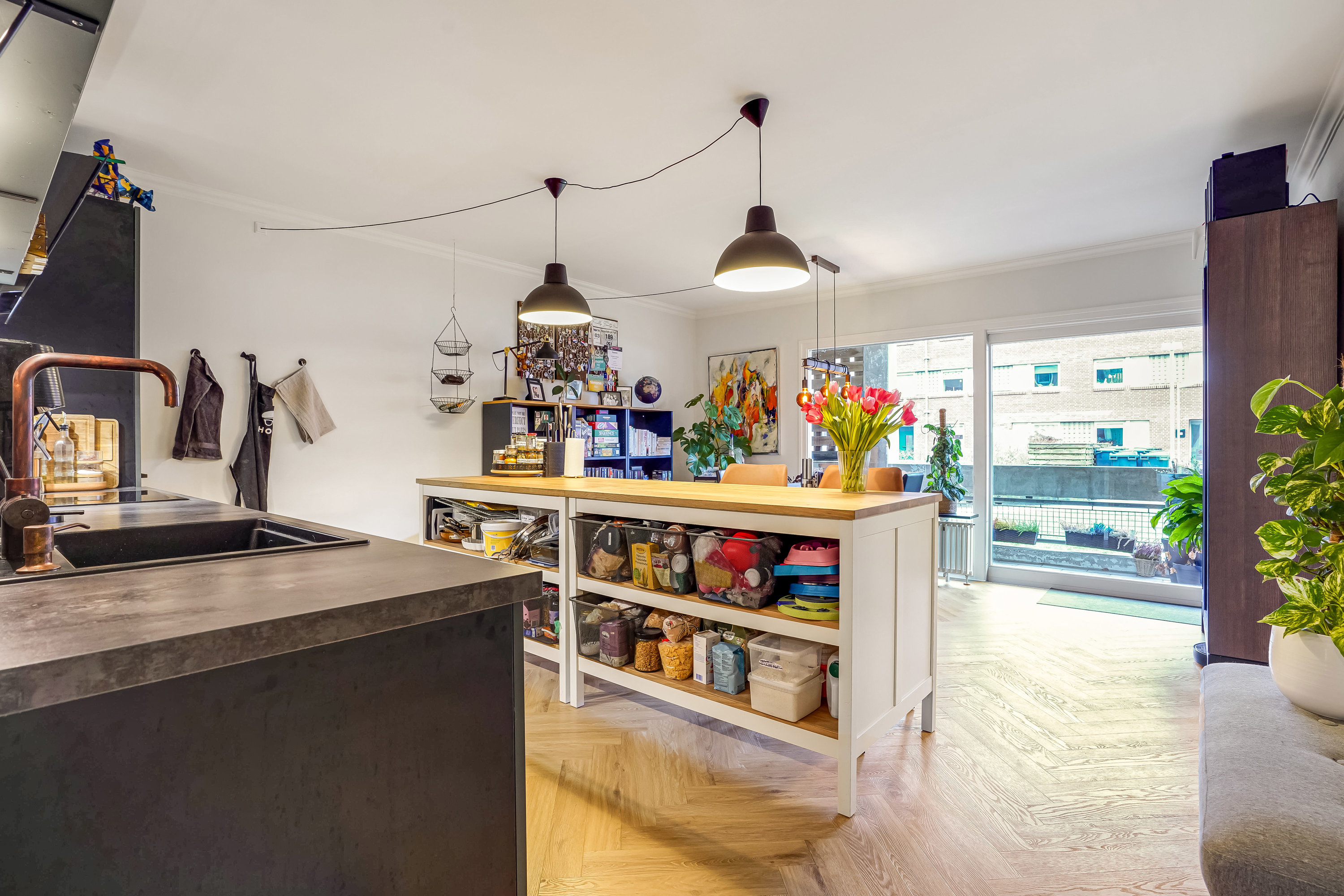 Fremhævet køkken billede i fuldskærmstilstand. Billede af Filosofgangen 86, st.. tv., 5000 Odense C