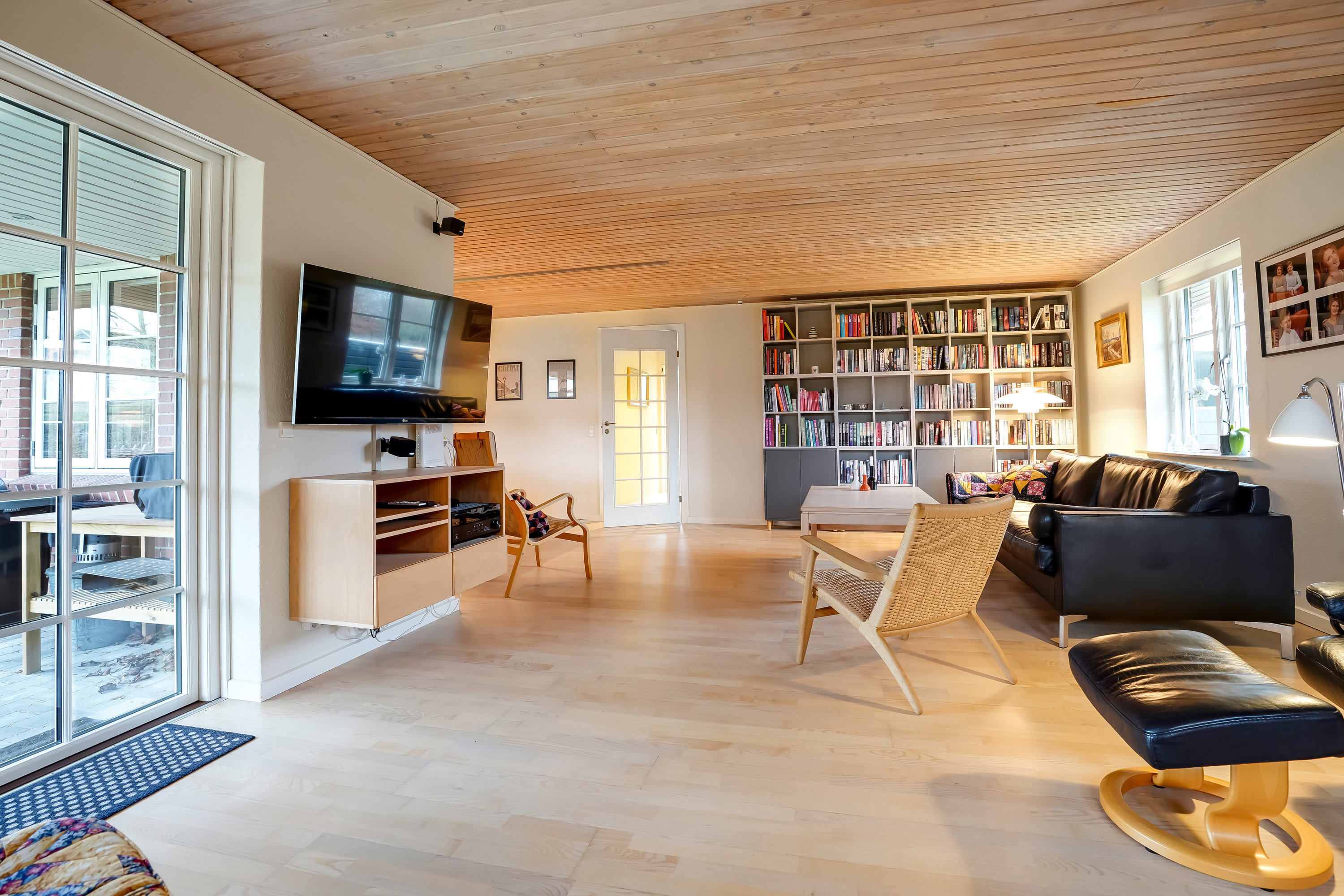 Fremhævet stue billede i fuldskærmstilstand. Billede af Væbnerhatten 76, Tornbjerg, 5220 Odense SØ