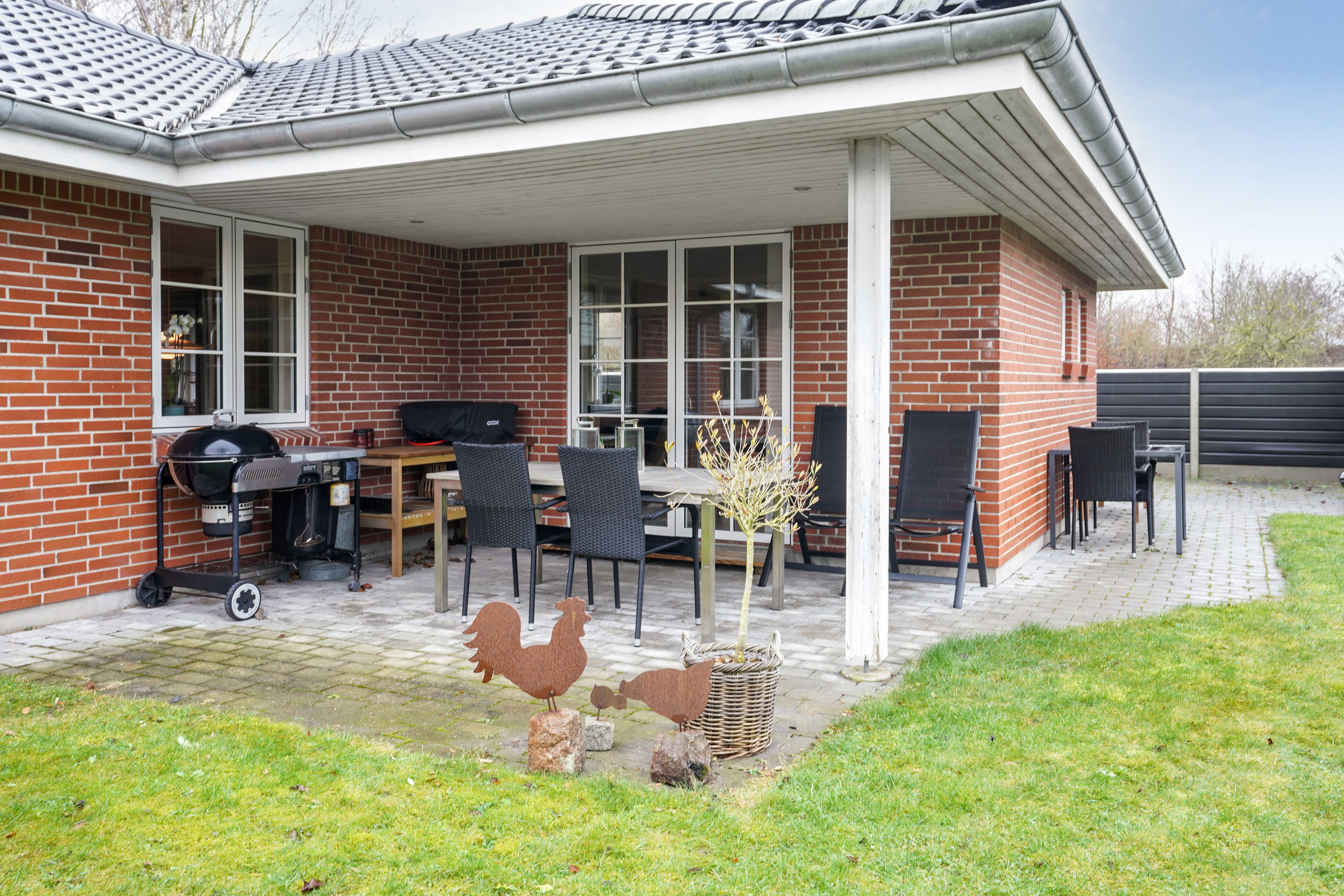 Fremhævet terrasse billede i fuldskærmstilstand. Billede af Væbnerhatten 76, Tornbjerg, 5220 Odense SØ