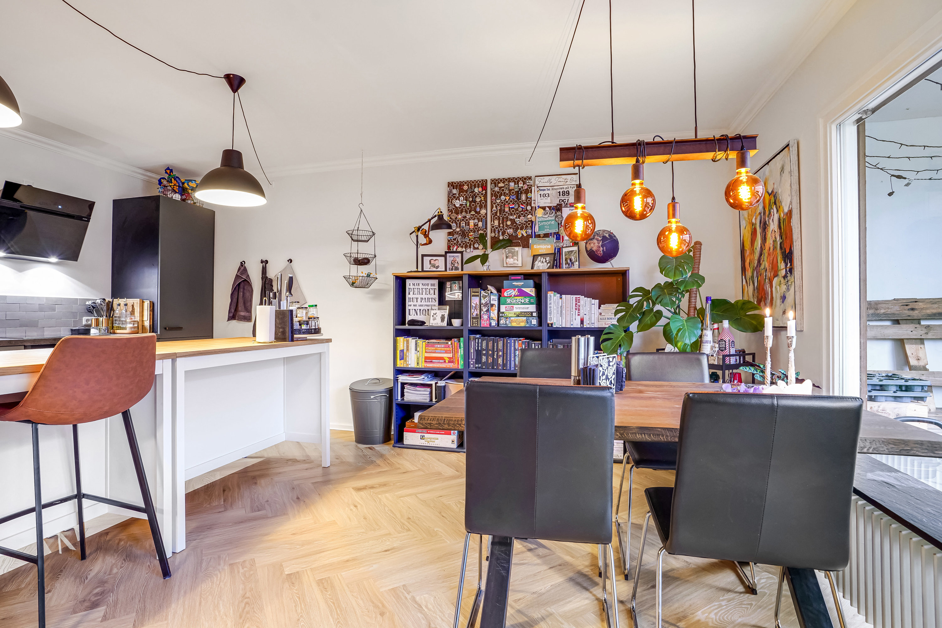 Fremhævet køkken billede i fuldskærmstilstand. Billede af Filosofgangen 86, st.. tv., 5000 Odense C