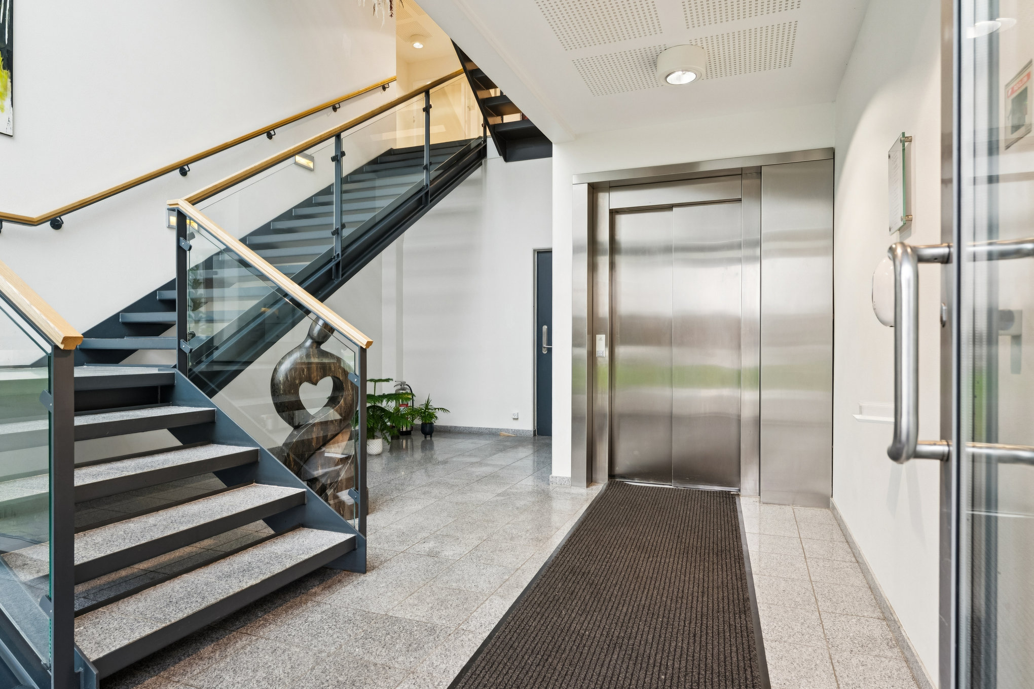 Fremhævet trappe billede i fuldskærmstilstand. Billede af Toldbodgade 23, 2. 6., 8930 Randers NØ