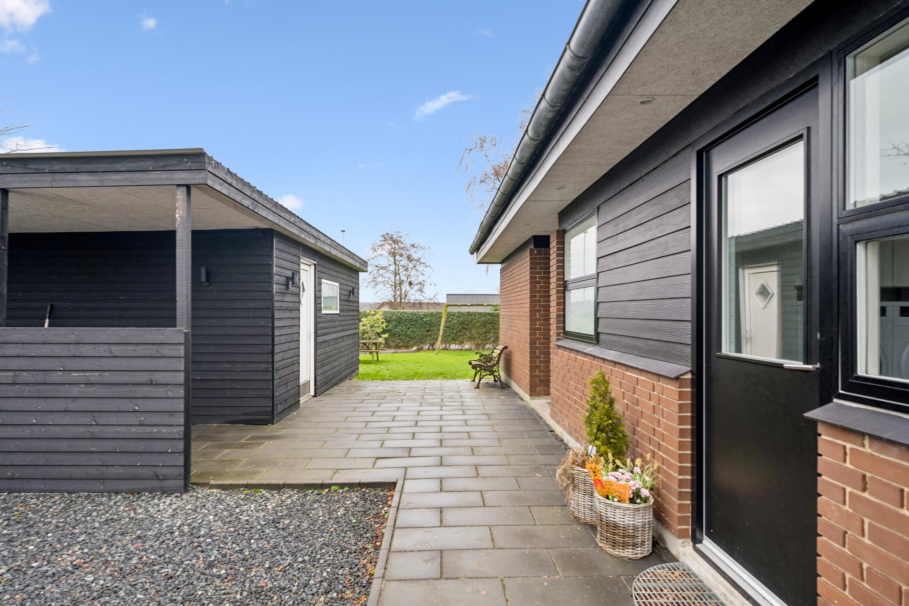 Fremhævet andet billede i fuldskærmstilstand. Billede af Tinningvej 15, Foldby, 8382 Hinnerup