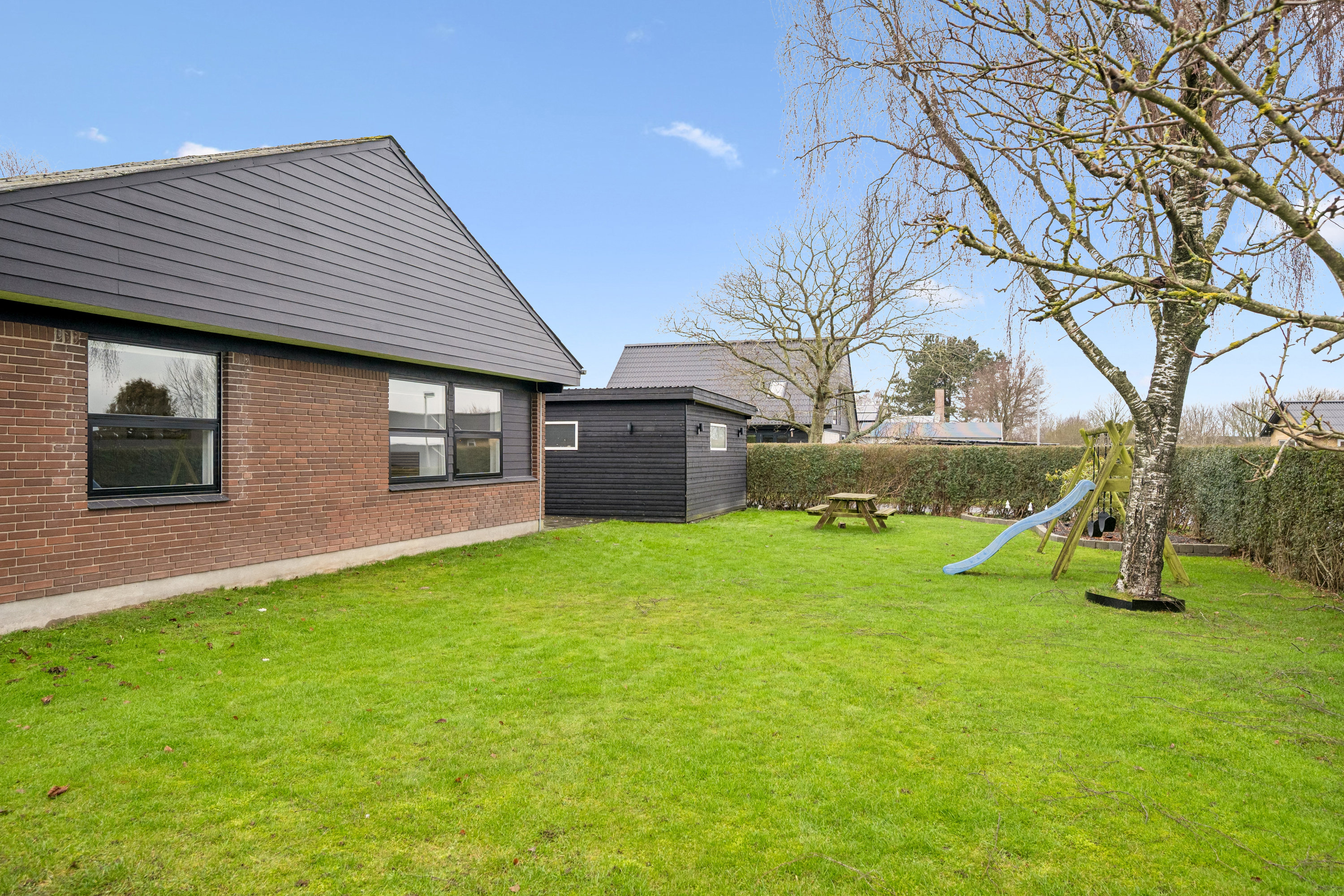 Fremhævet andet billede i fuldskærmstilstand. Billede af Tinningvej 15, Foldby, 8382 Hinnerup