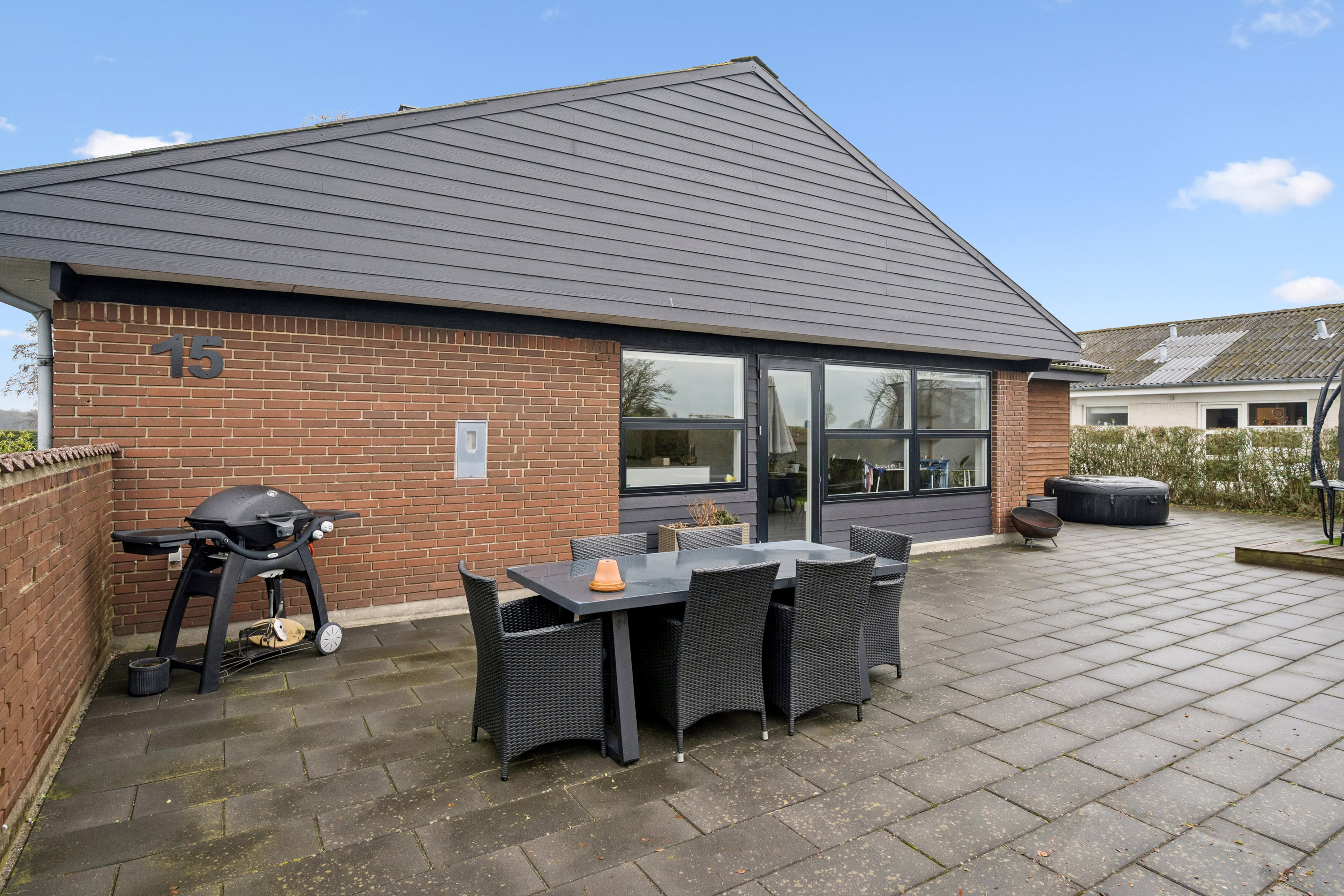 Fremhævet andet billede i fuldskærmstilstand. Billede af Tinningvej 15, Foldby, 8382 Hinnerup