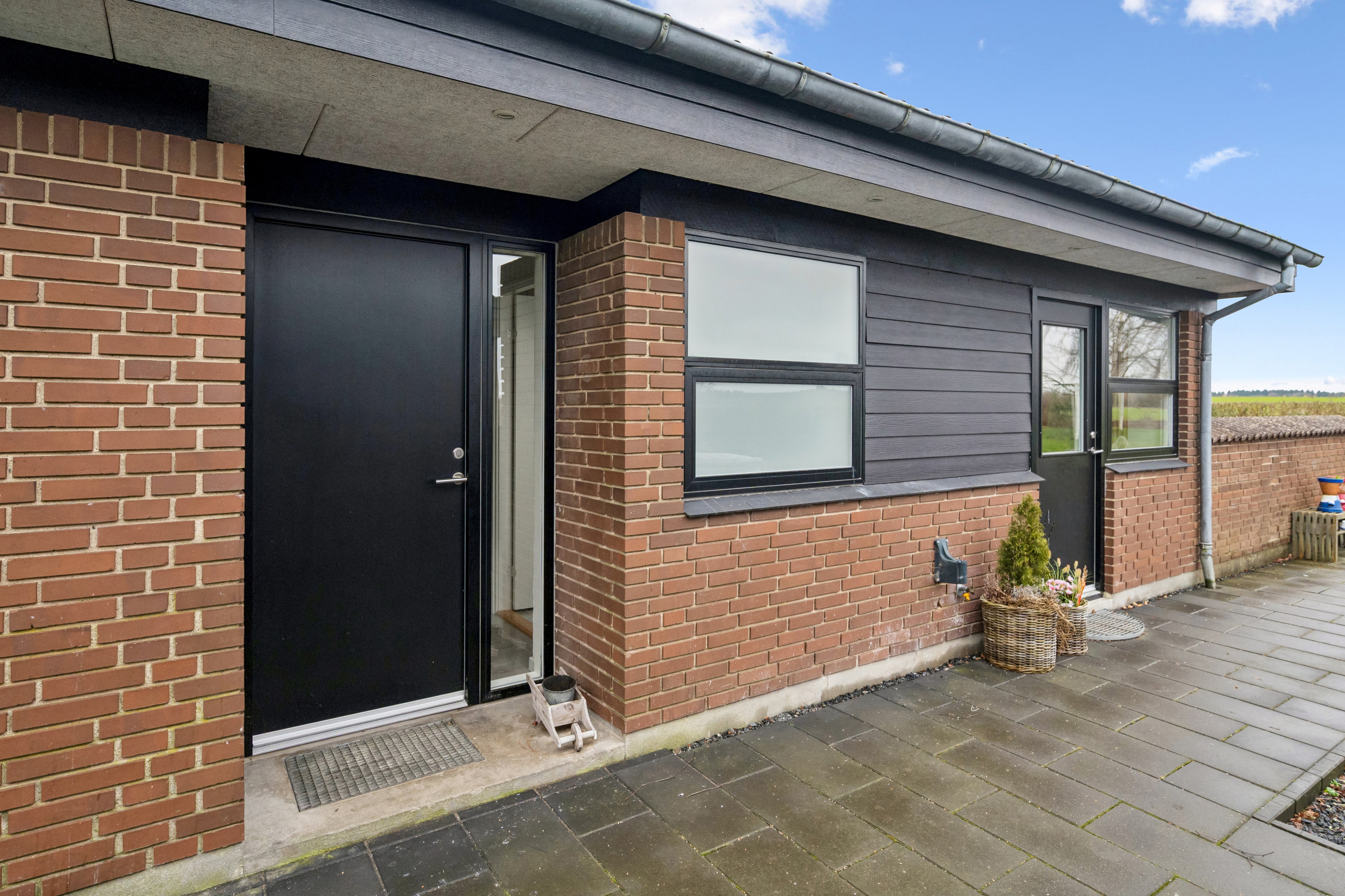 Fremhævet andet billede i fuldskærmstilstand. Billede af Tinningvej 15, Foldby, 8382 Hinnerup