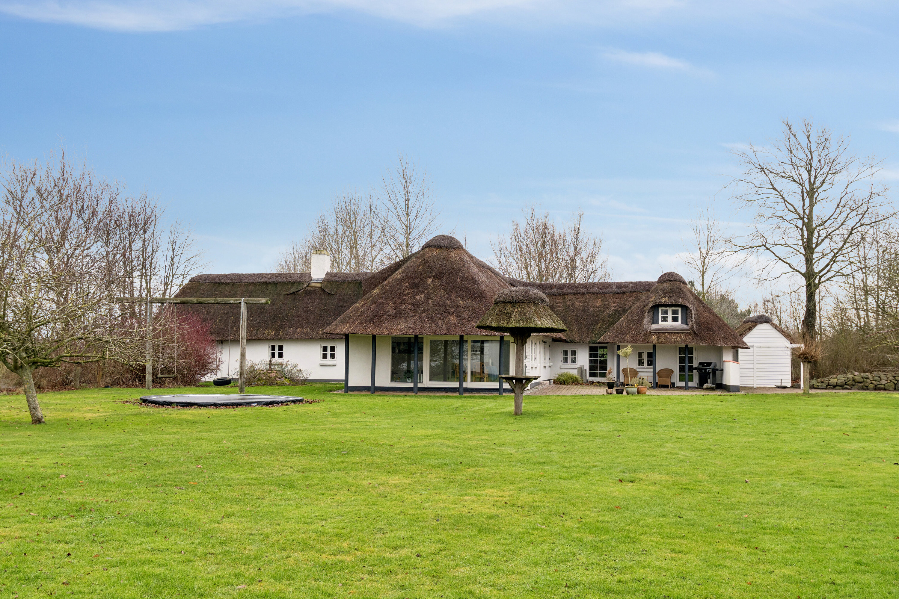 Fremhævet set fra haven billede i fuldskærmstilstand. Billede af Malmose 11, Kissendrup, 5540 Ullerslev