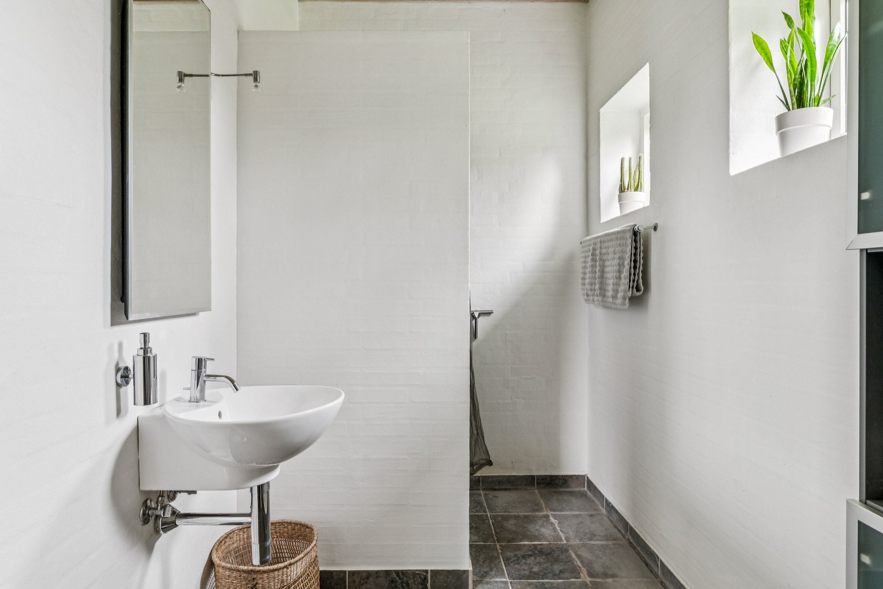 Fremhævet badeværelse billede i fuldskærmstilstand. Billede af Jacob Adelborgs Allé 15, 8240 Risskov