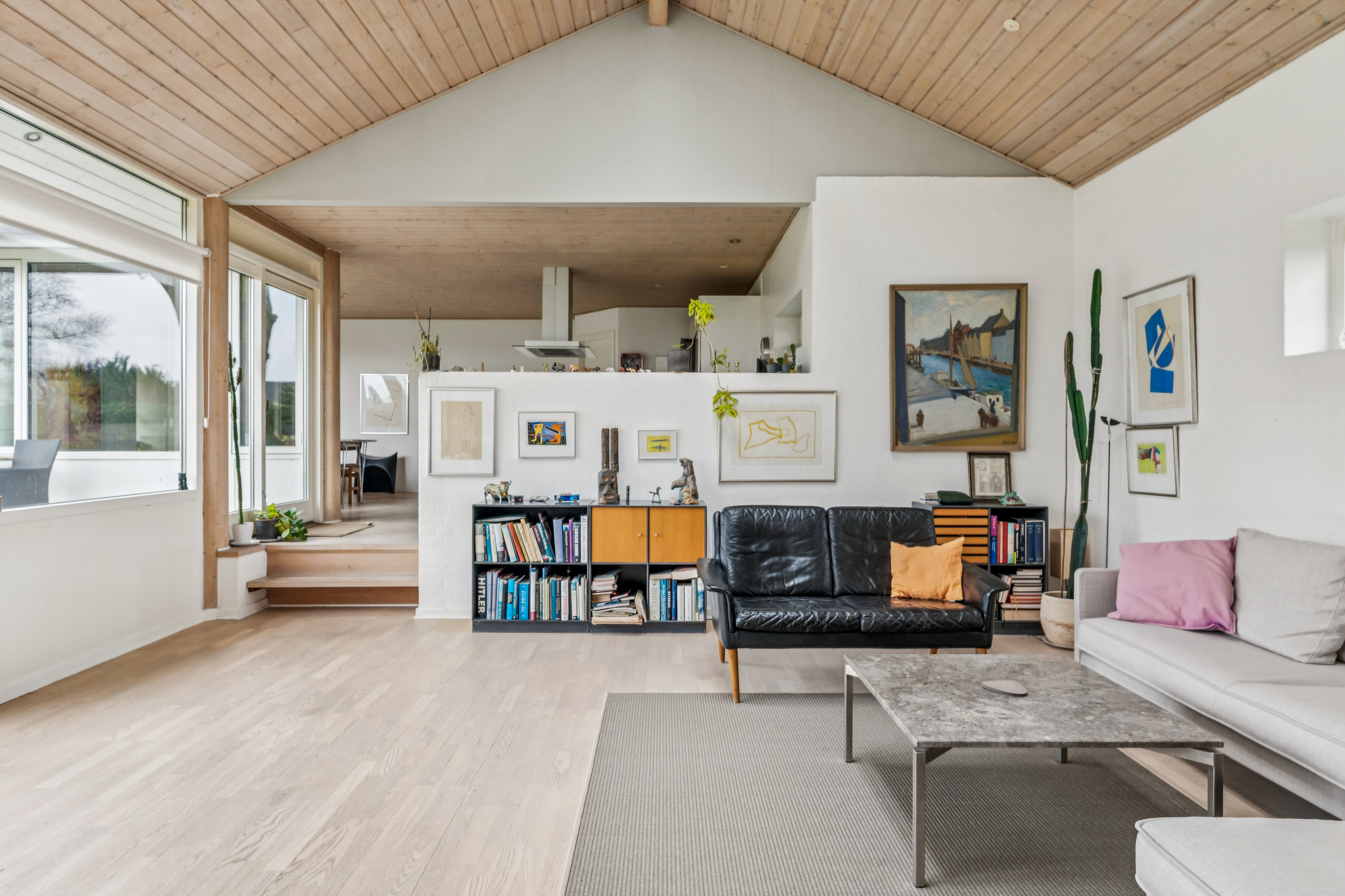 Fremhævet stue billede i fuldskærmstilstand. Billede af Jacob Adelborgs Allé 15, 8240 Risskov