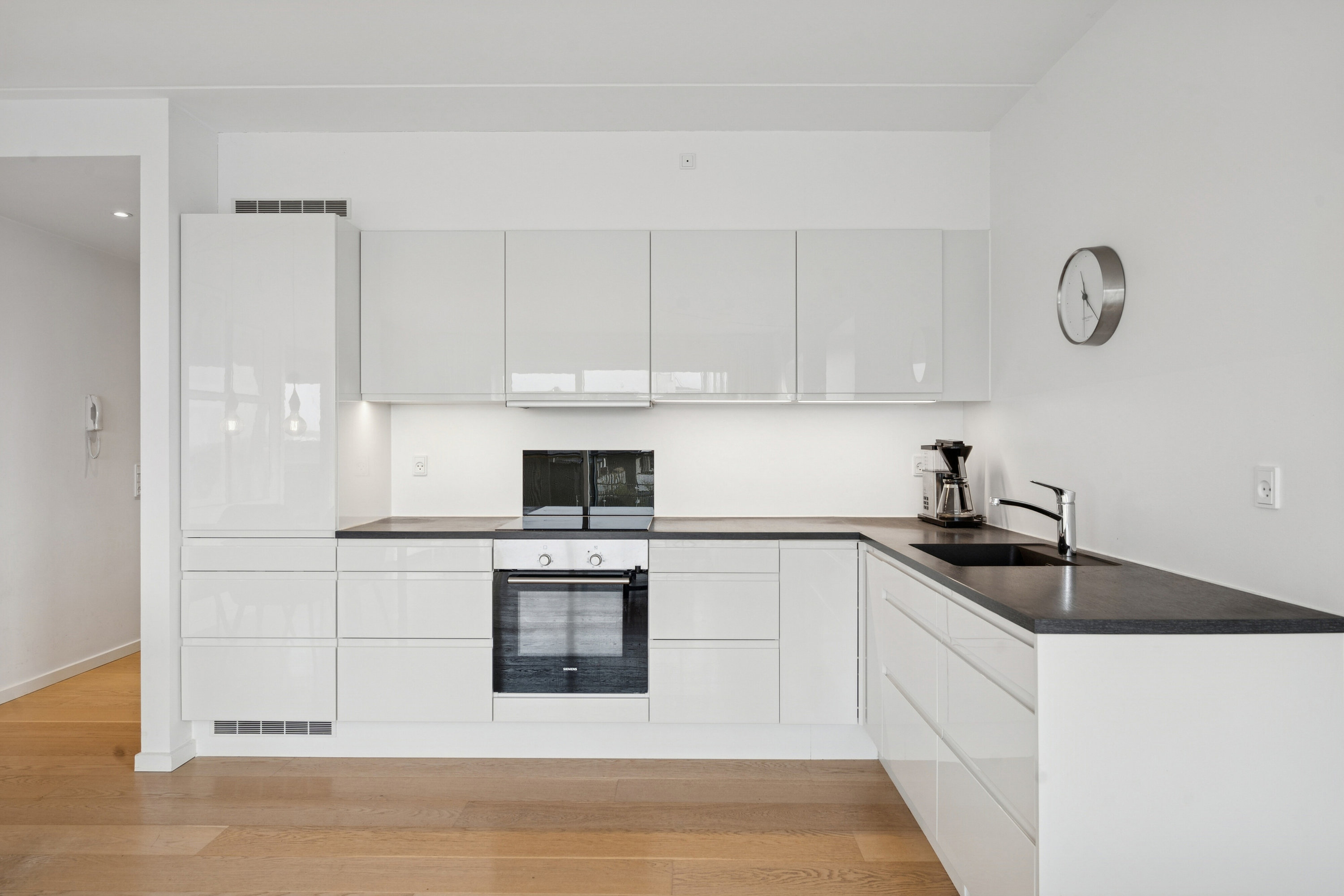 Fremhævet køkken billede i fuldskærmstilstand. Billede af Kaffevej 39, 6. tv., 2610 Rødovre