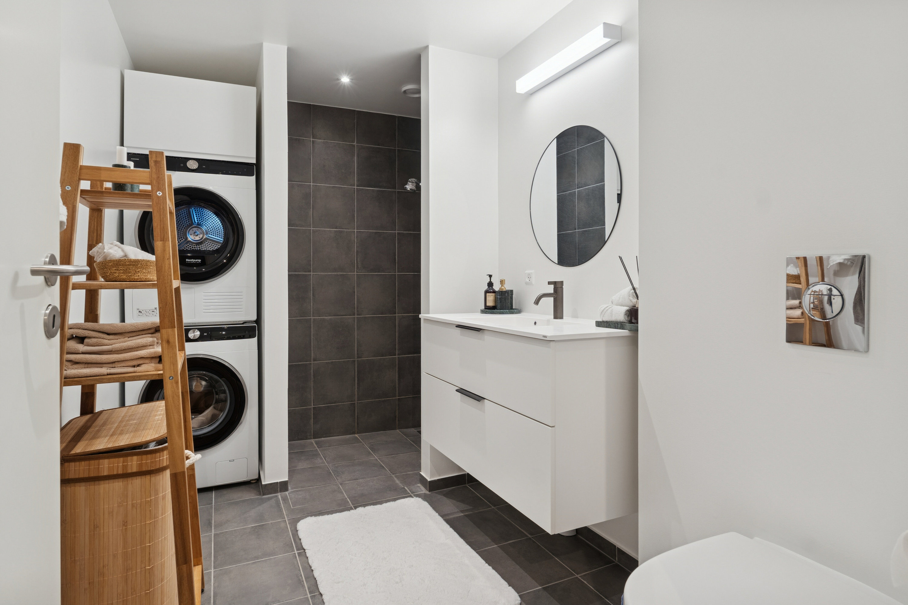 Fremhævet badeværelse billede i fuldskærmstilstand. Billede af Kirkebjerg Parkvej 10C, 1. th., 2605 Brøndby