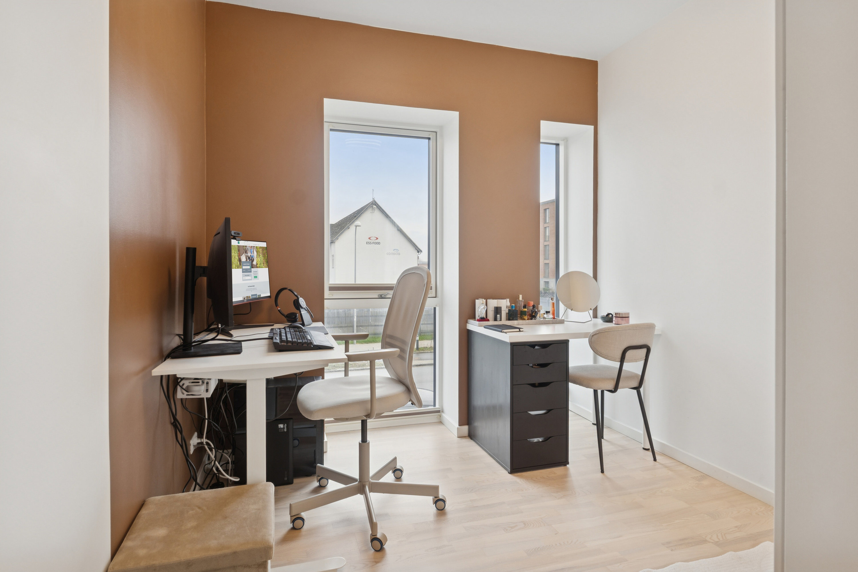 Fremhævet arbejdsværelse billede i fuldskærmstilstand. Billede af Kirkebjerg Parkvej 10C, 1. th., 2605 Brøndby