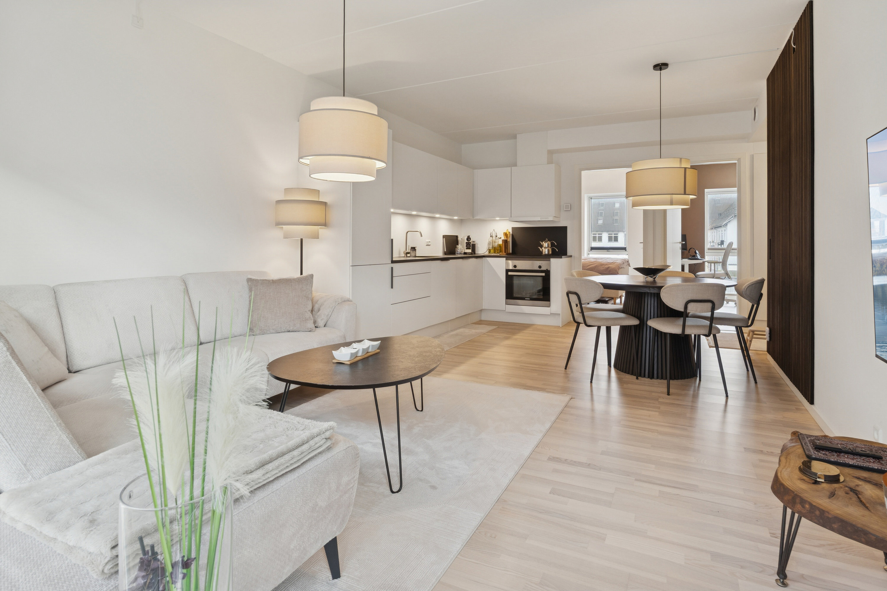 Miniaturebillede 1: stue. Billede af Kirkebjerg Parkvej 10C, 1. th., 2605 Brøndby