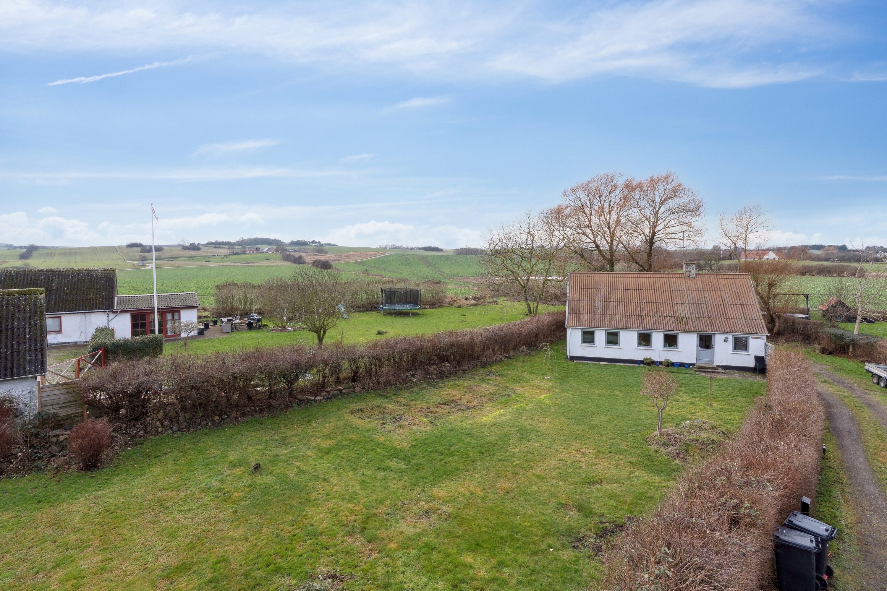 Fremhævet set fra haven billede i fuldskærmstilstand. Billede af Kallerupvej 133, 4400 Kalundborg