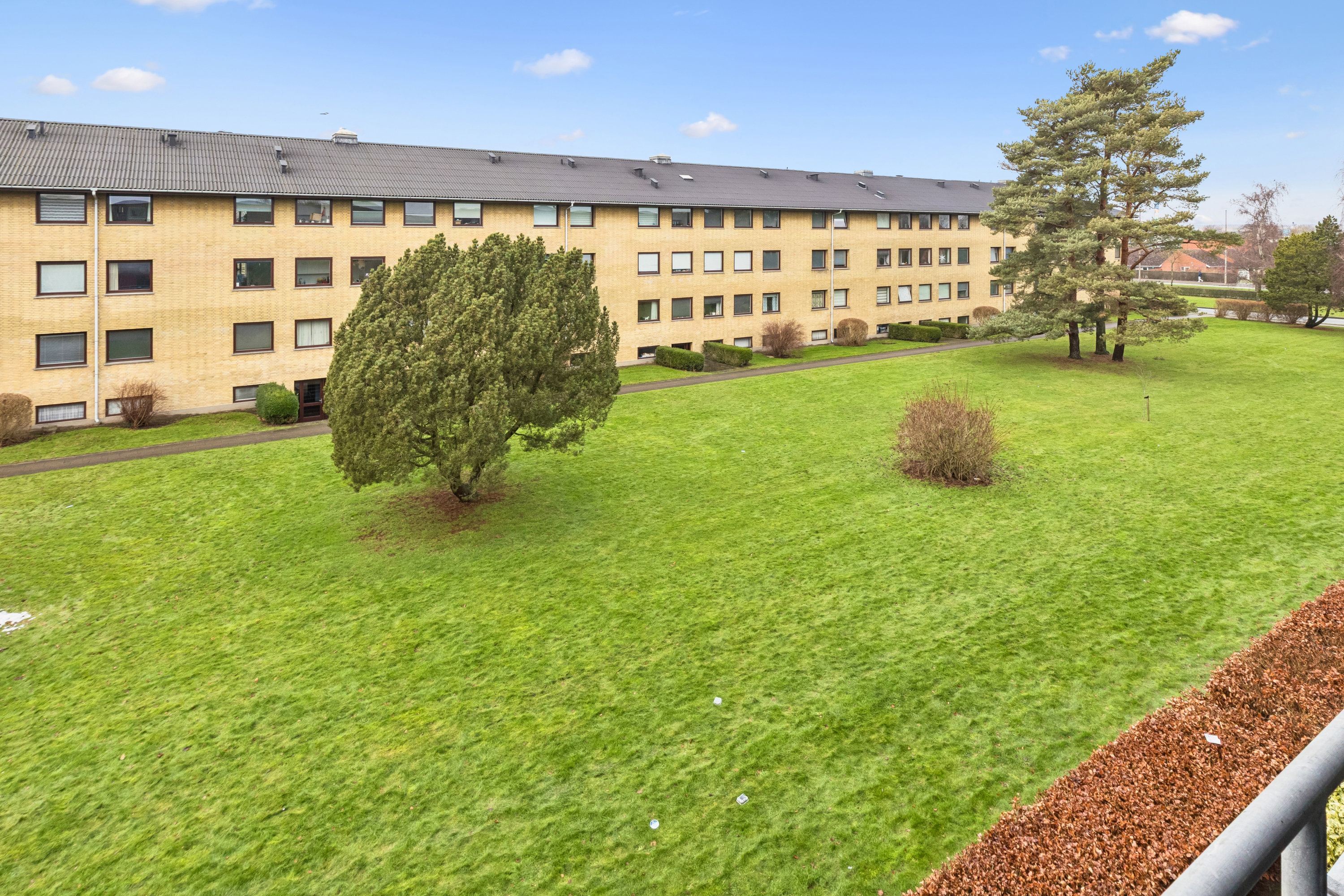 Fremhævet have billede i fuldskærmstilstand. Billede af Taastrup Vænge 39, 2. 4., 2630 Taastrup