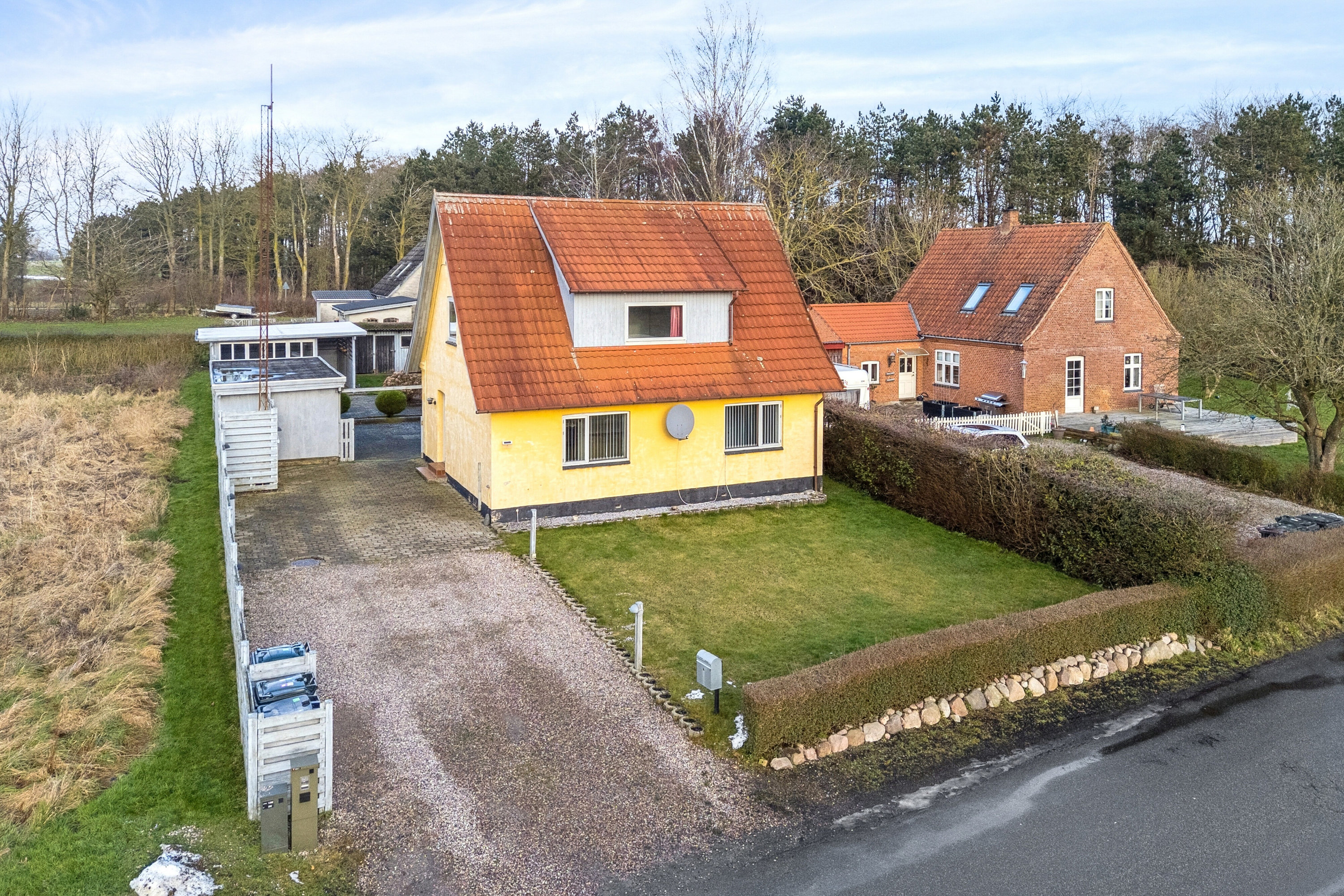 Fremhævet set fra vejen billede i fuldskærmstilstand. Billede af Marbæksvej 4, Hyllested, 4261 Dalmose