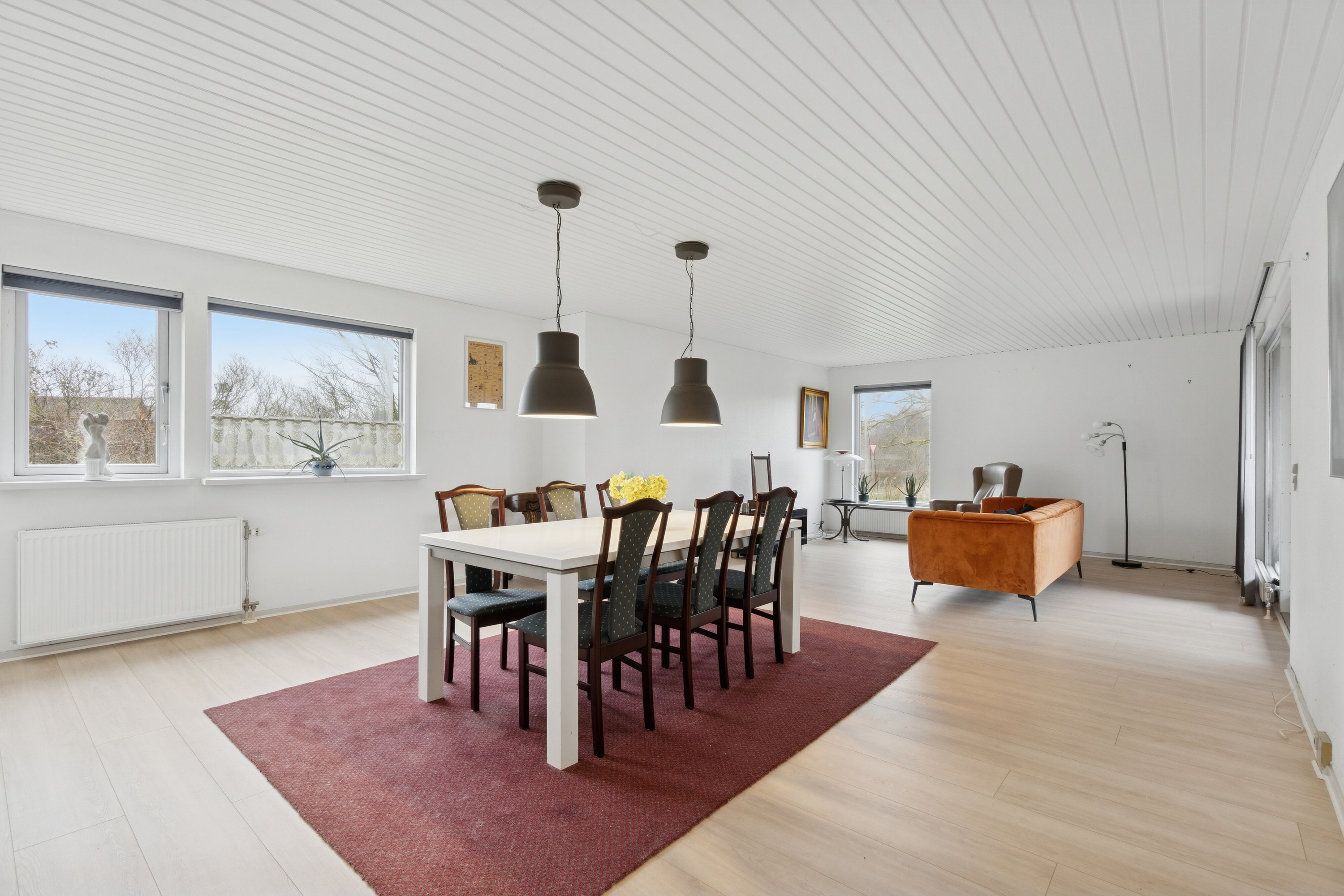 Fremhævet spisestue billede i fuldskærmstilstand. Billede af Buen 10, Lobbæk, 3720 Aakirkeby