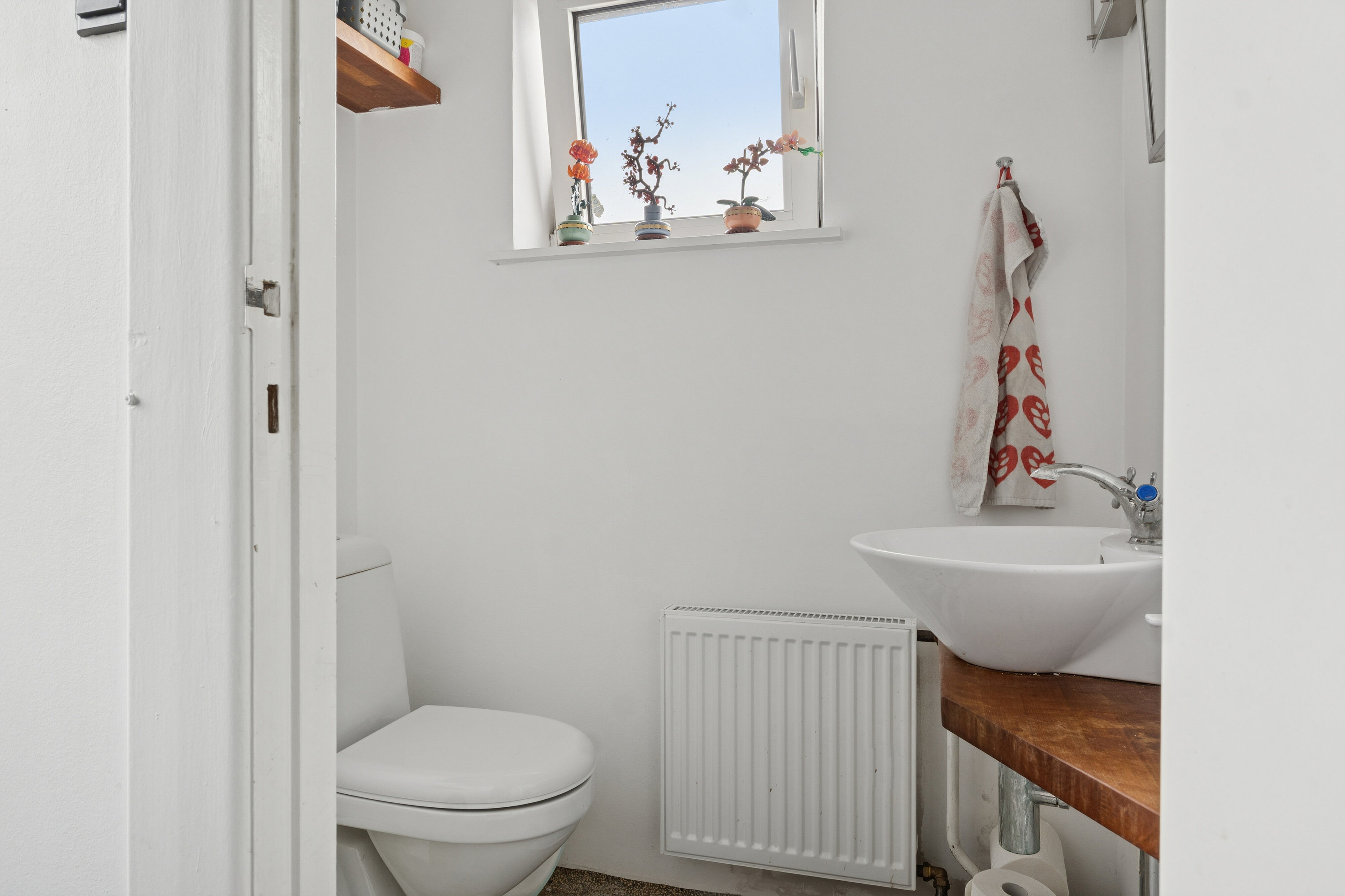 Fremhævet badeværelse billede i fuldskærmstilstand. Billede af Fredensvej 10, 4250 Fuglebjerg