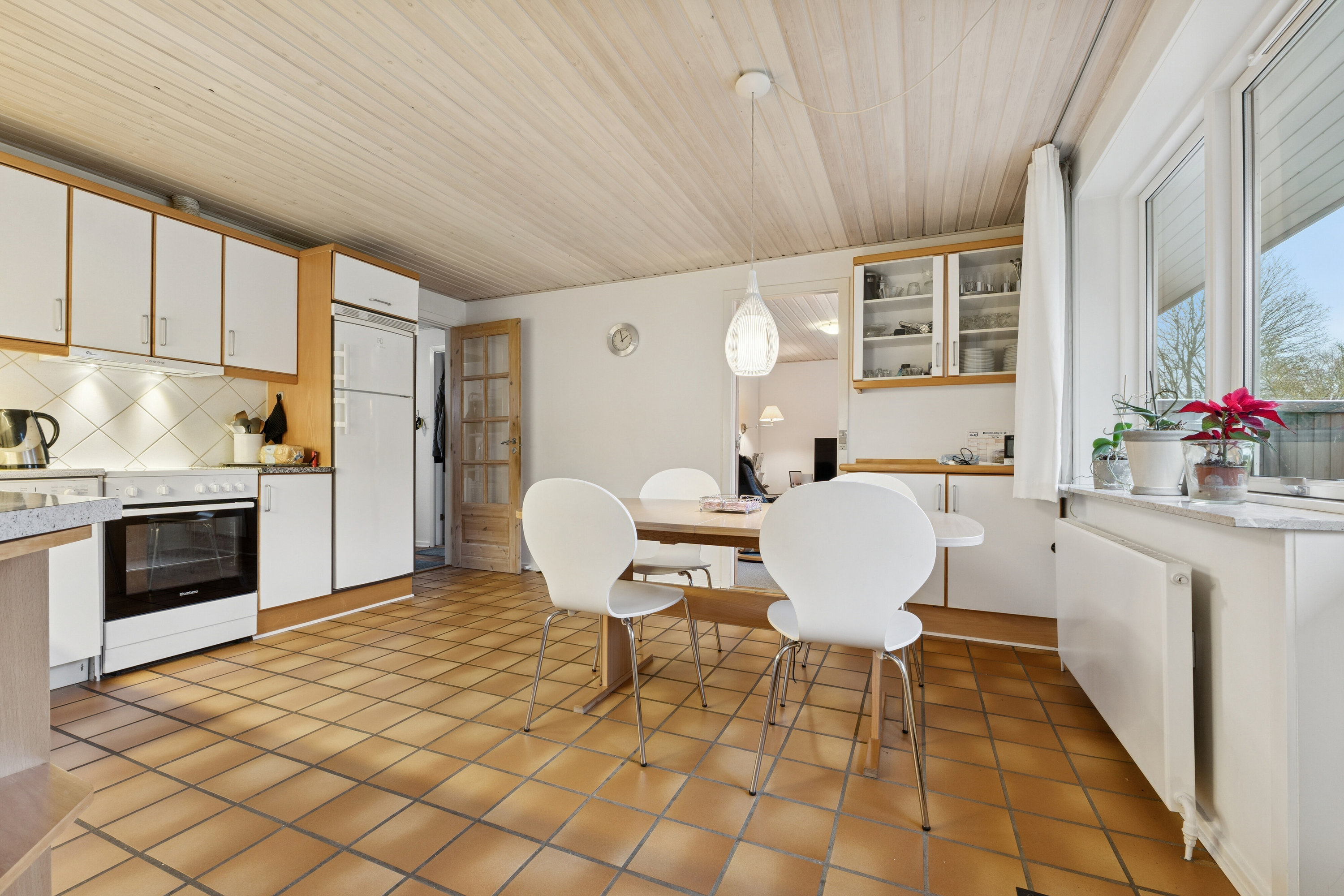 Fremhævet køkken billede i fuldskærmstilstand. Billede af Kløvermarksvej 21, Ollerup, 5762 Vester Skerninge